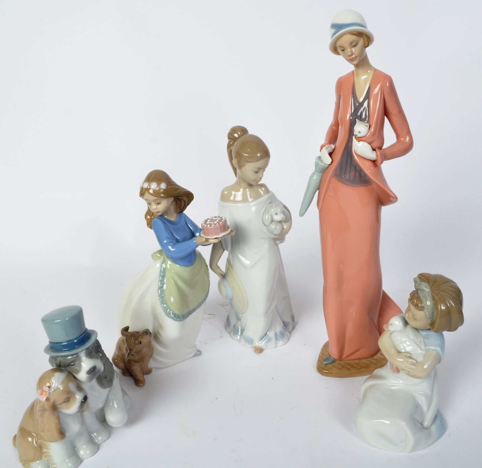 COLLECTION SIX SPANISH PORCELAIN NAO FIGURES