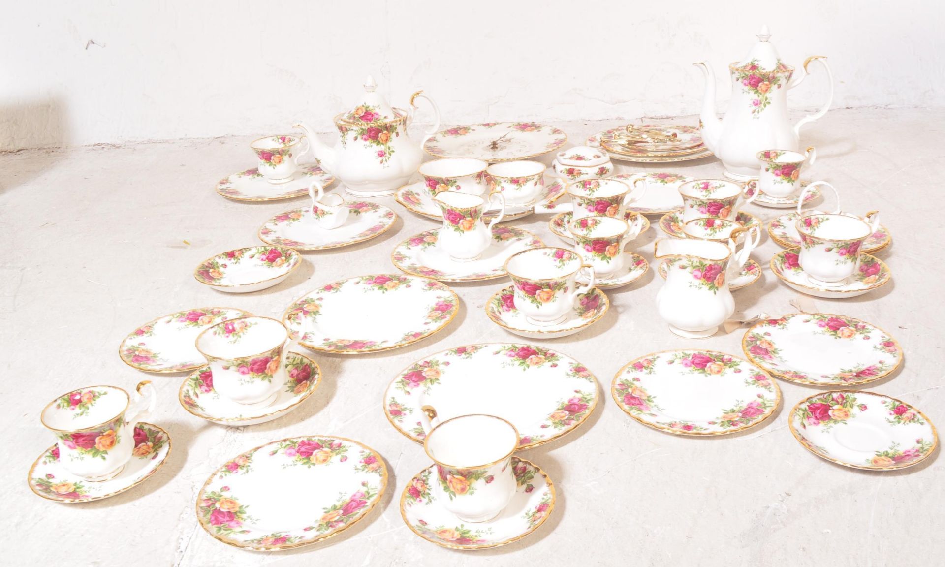 ROYAL ALBERT - OLD COUNTRY ROSES TEA SERVICE - Image 2 of 6