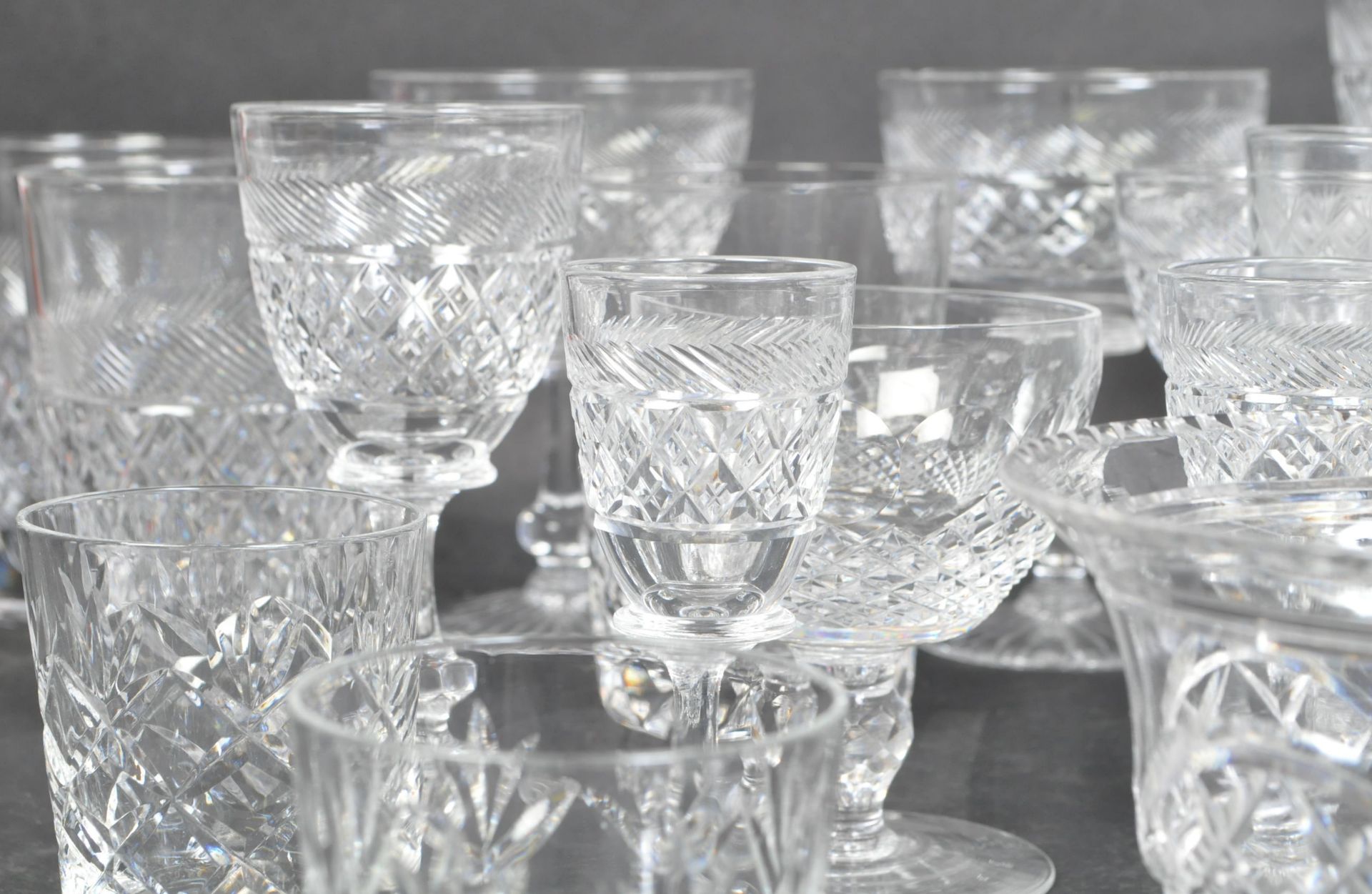 COLLECTION OF VINTAGE ENGLISH LEAD CUT GLASS DRINKING GLASSES - Image 3 of 4
