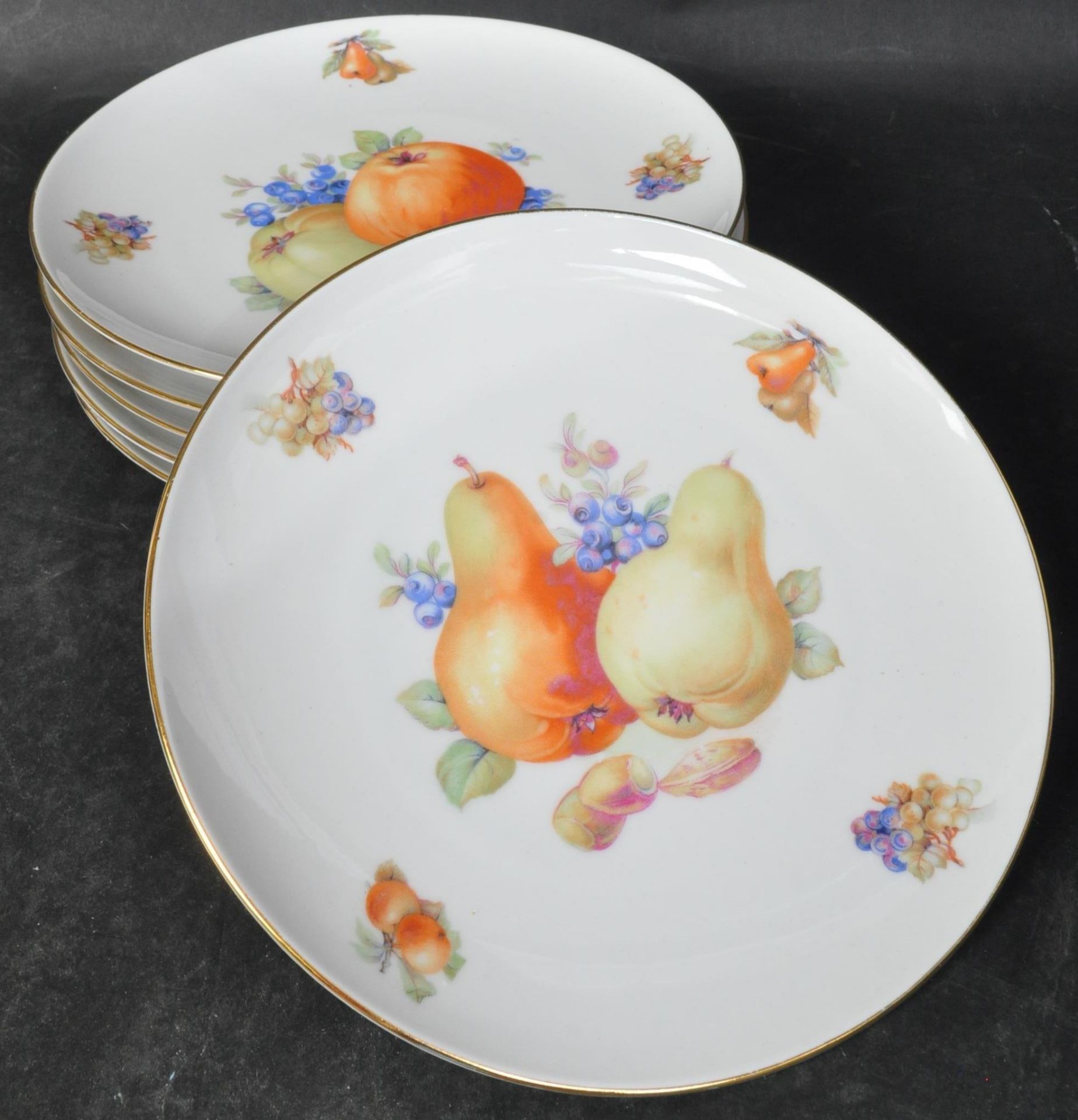 COLLECTION OF VINTAGE BAVARIAN SCHUMANN CHINA PLATES - Image 4 of 5