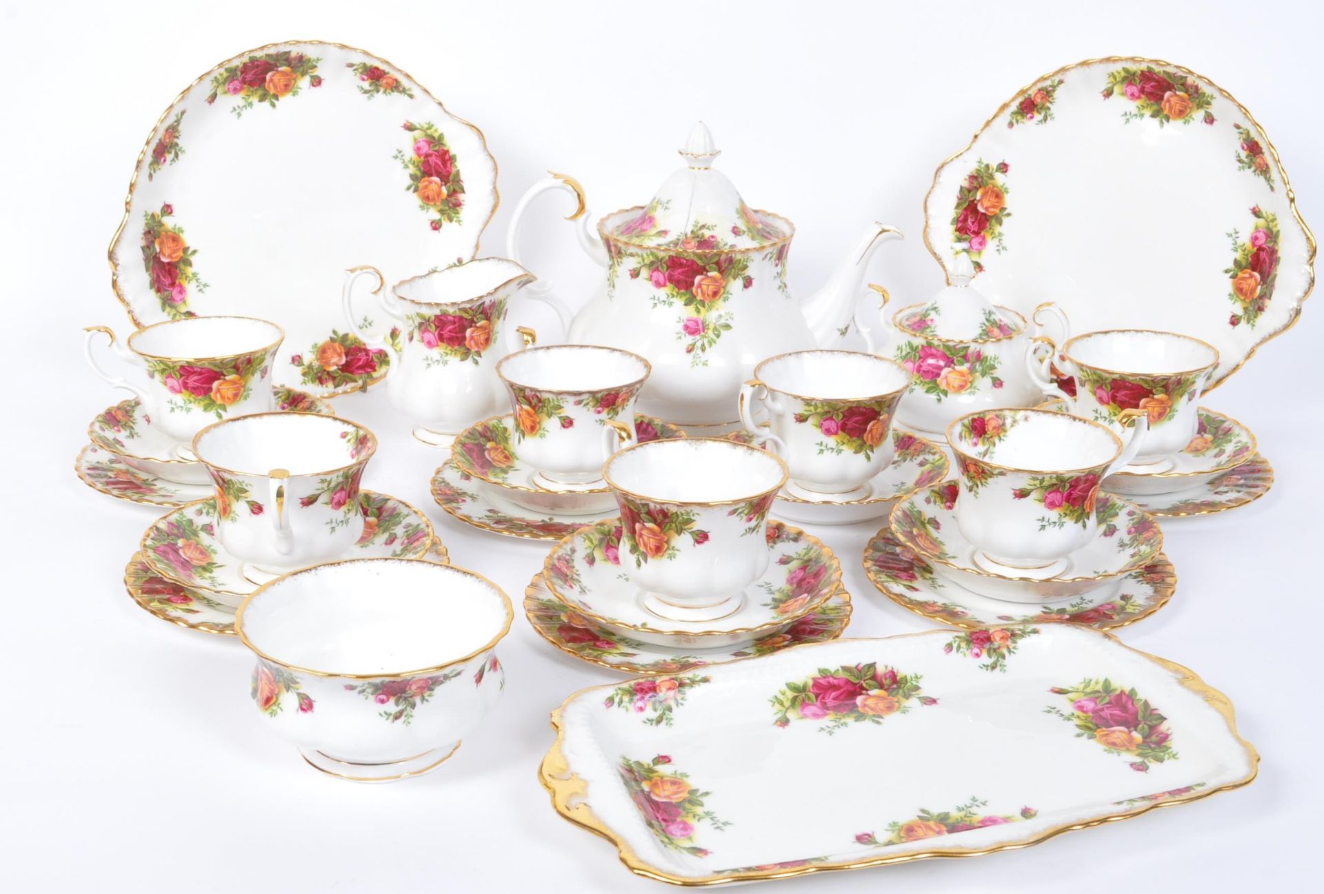 VINTAGE ROYAL ALBERT OLD COUNTRY ROSES TEA SERVICE