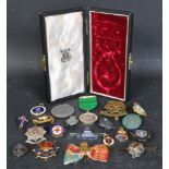 ASSORTED COLLECTION OF MILITARY BADGES