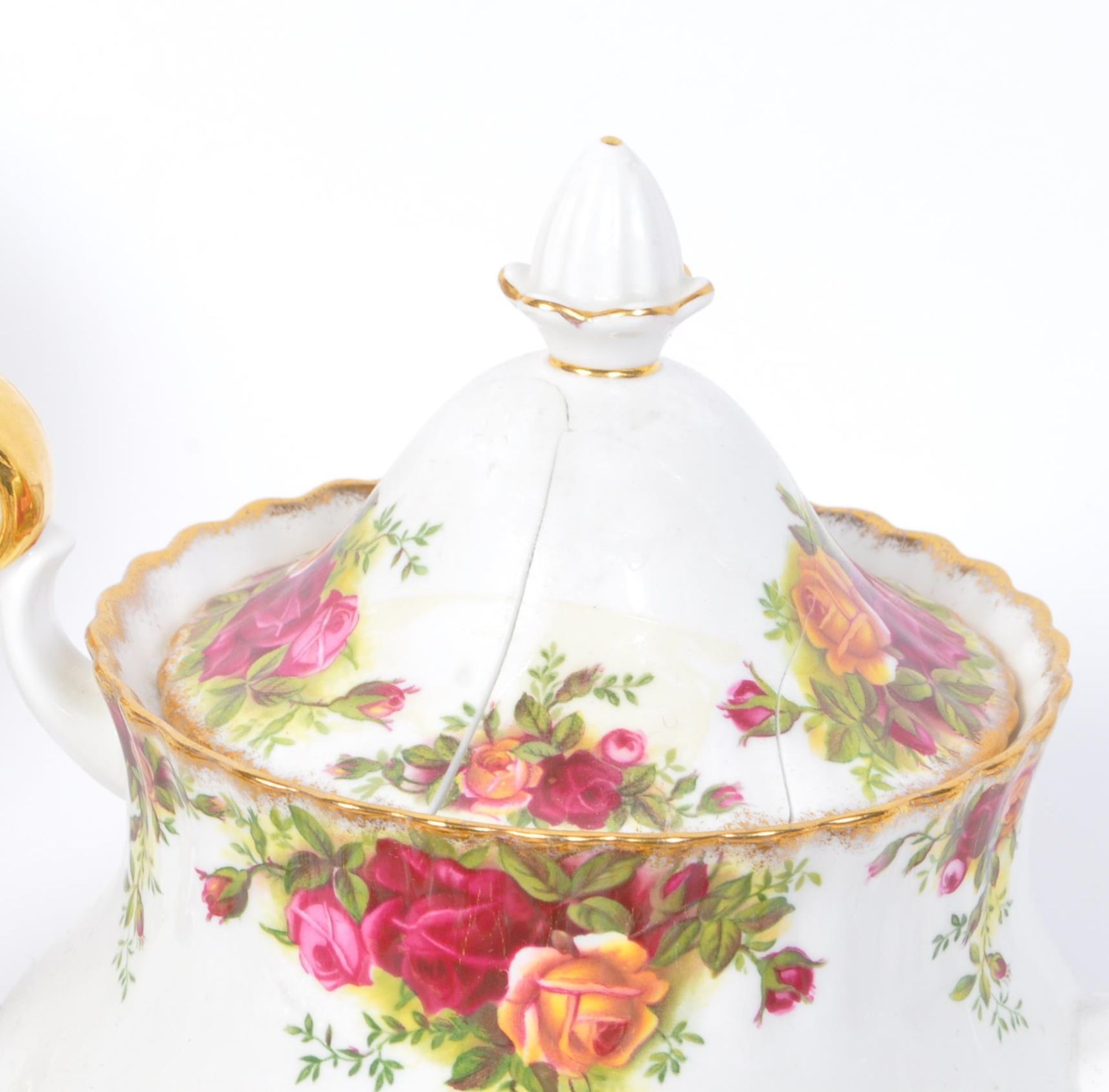 VINTAGE ROYAL ALBERT OLD COUNTRY ROSES TEA SERVICE - Image 4 of 6