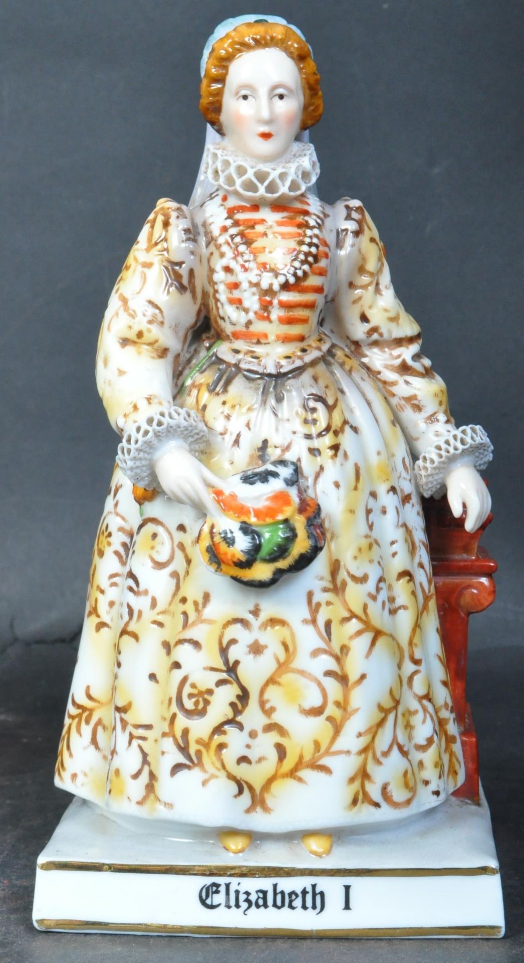 COLLECTION OF PORCELAIN FIGURES NAPLES & NATURECRAFT - Image 4 of 5