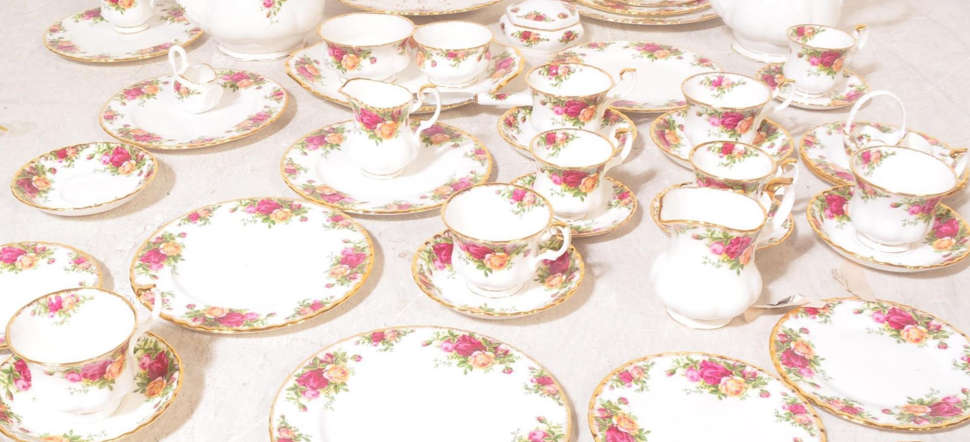 ROYAL ALBERT - OLD COUNTRY ROSES TEA SERVICE - Image 5 of 6