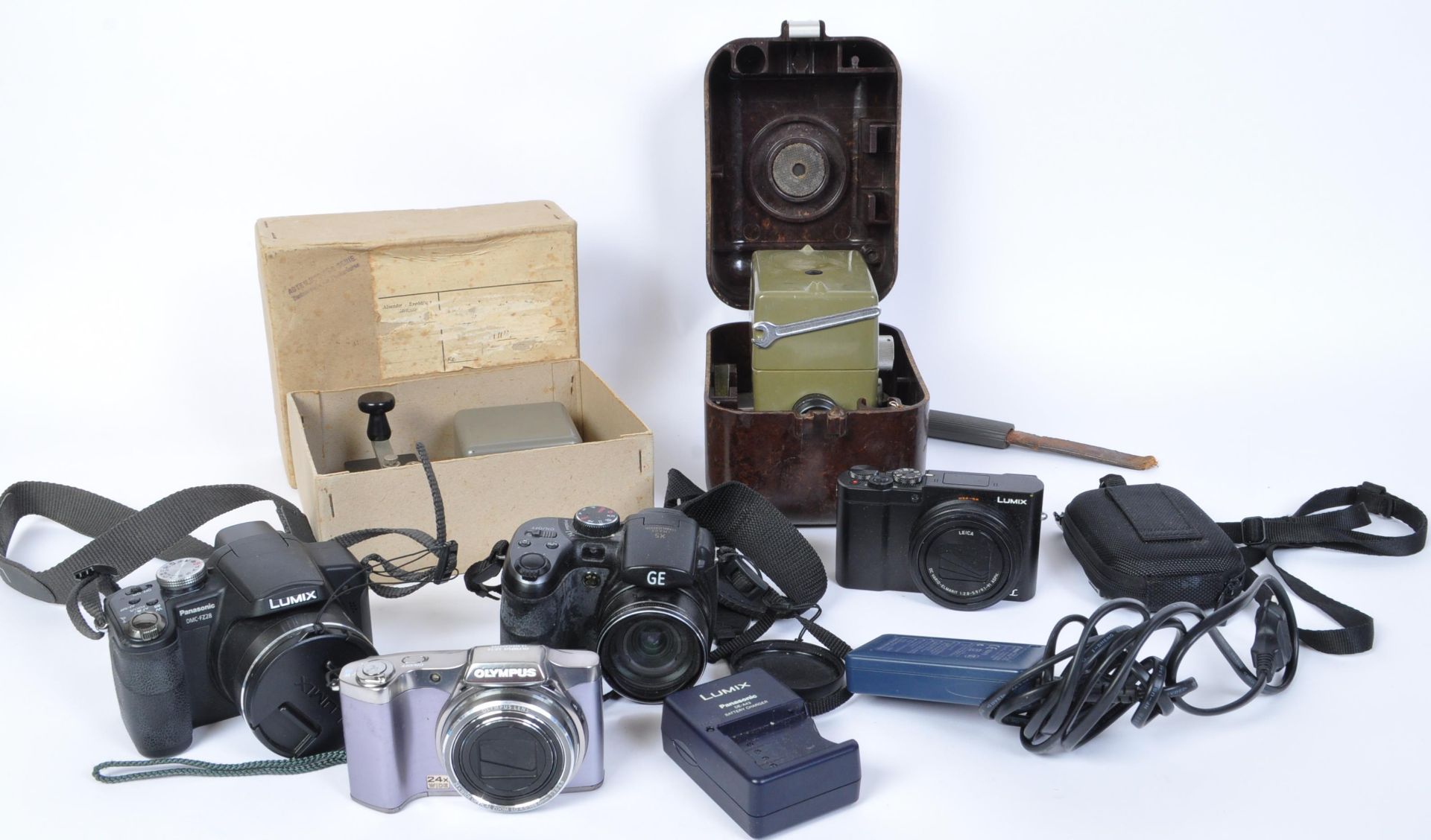 20TH CENTURY KERN GK1-A LEVEL & CAMERAS