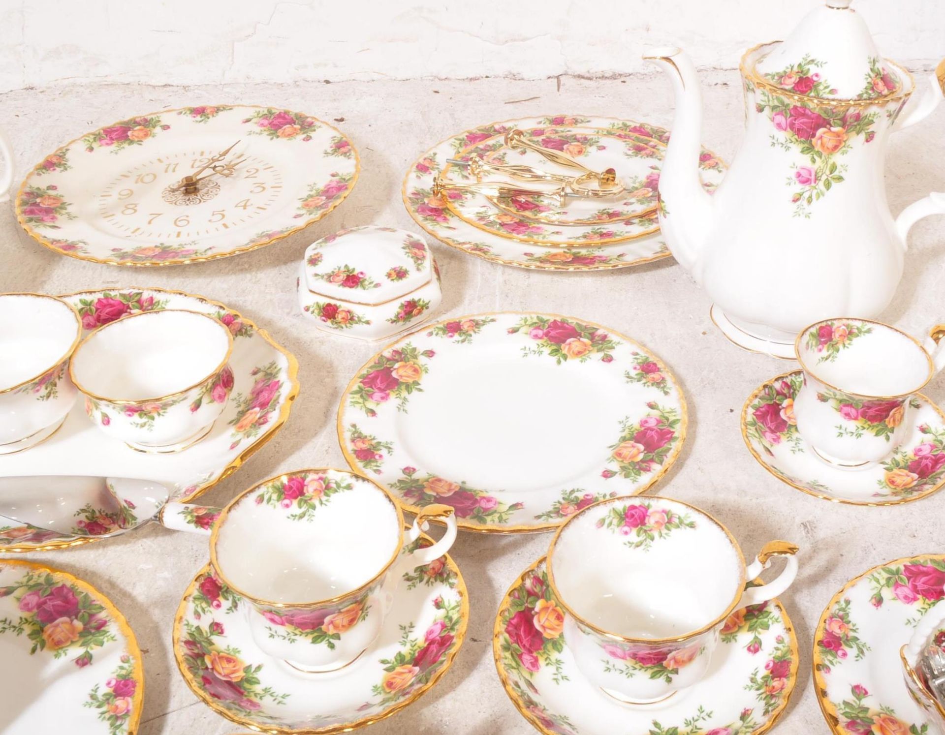 ROYAL ALBERT - OLD COUNTRY ROSES TEA SERVICE - Image 3 of 6