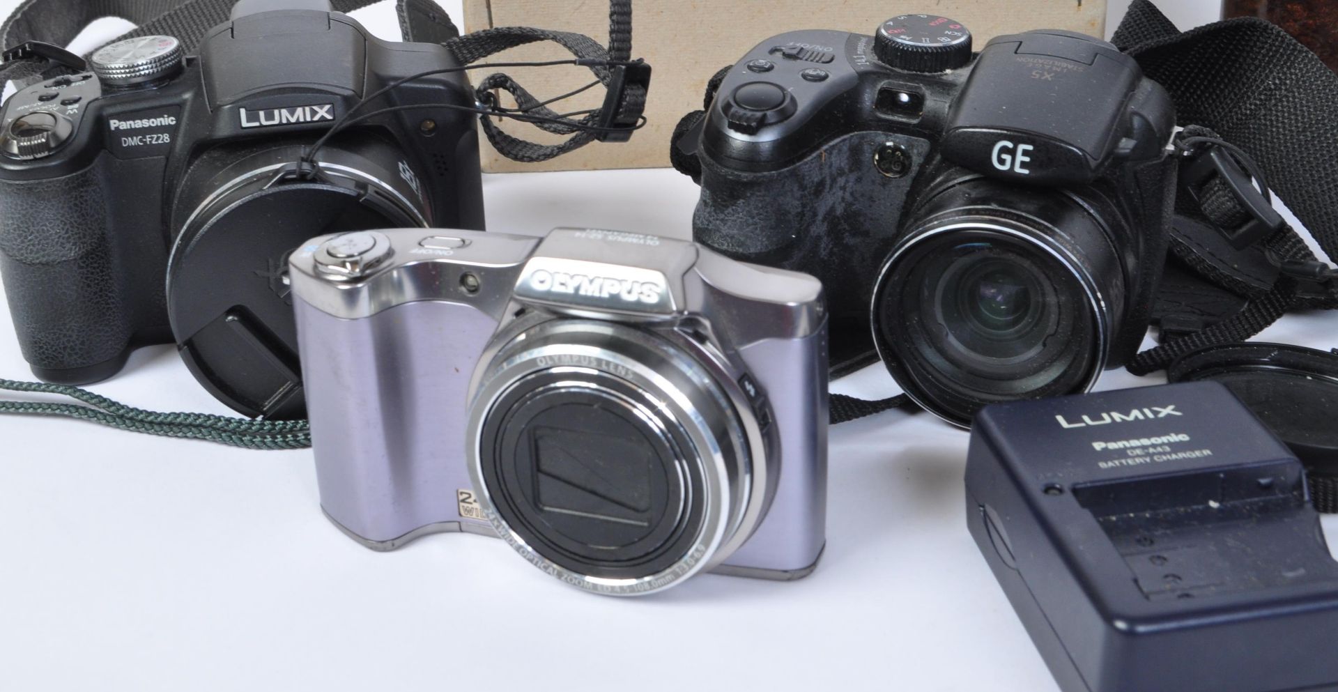 20TH CENTURY KERN GK1-A LEVEL & CAMERAS - Image 2 of 5