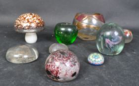 COLLECTION OF STUDIO ART GLASS & PAPERWEIGHTS