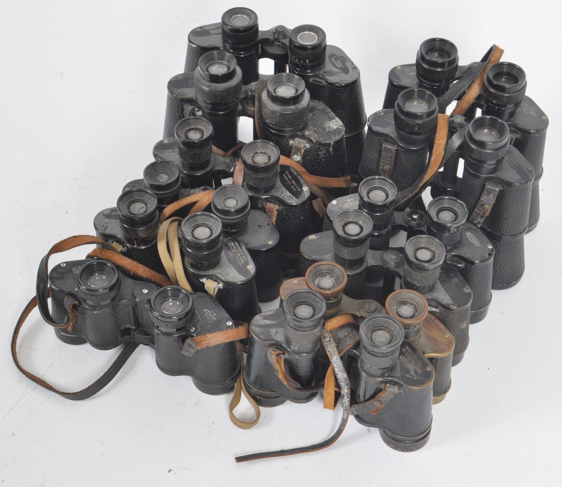 MIXED COLLECTION OF VINTAGE BINOCULARS - Image 2 of 5