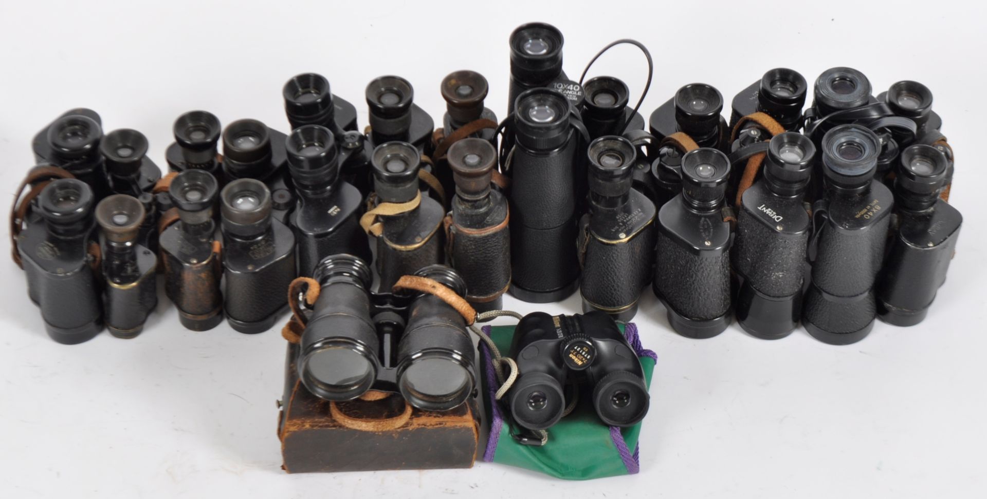MIXED COLLECTION OF VINTAGE BINOCULARS INCLUDING MILITARY ISSUE - Image 3 of 6