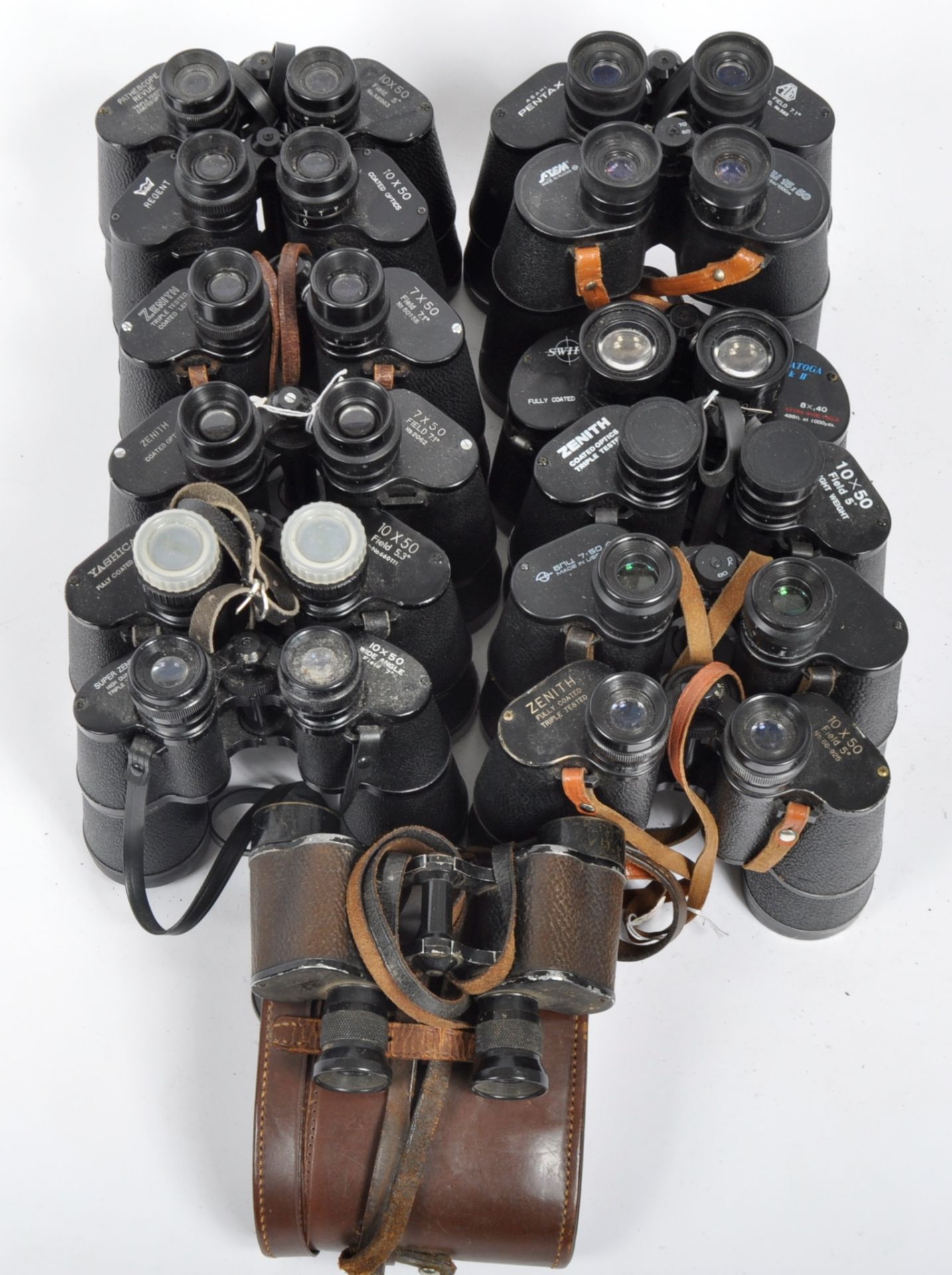 COLLECTION OF MIXED VINTAGE BINOCULARS - Image 2 of 5