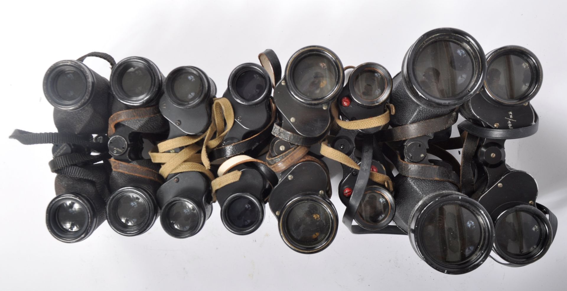 MIXED COLLECTION OF VINTAGE BINOCULARS - Image 4 of 5