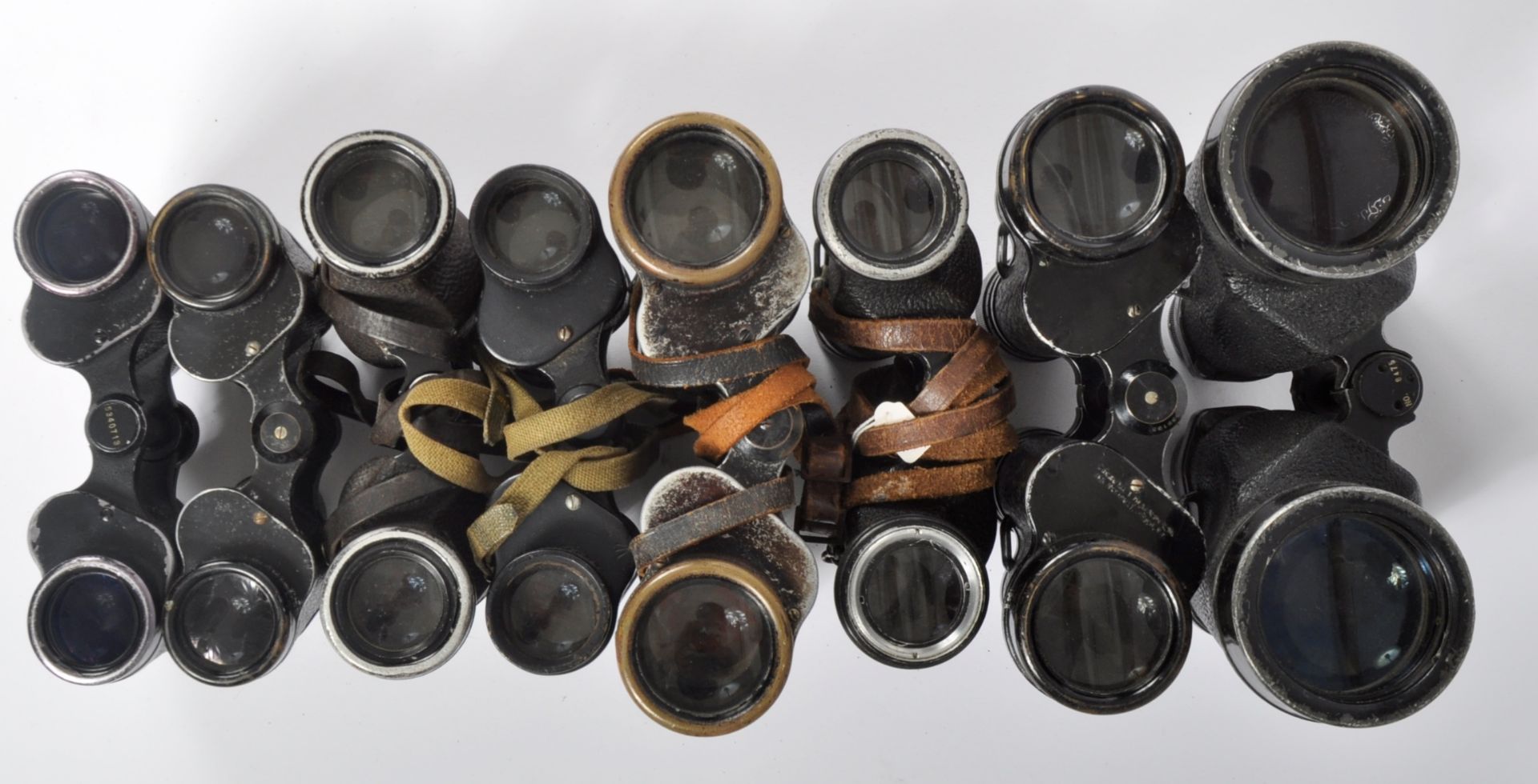 MIXED COLLECTION OF VINTAGE BINOCULARS - Image 4 of 5