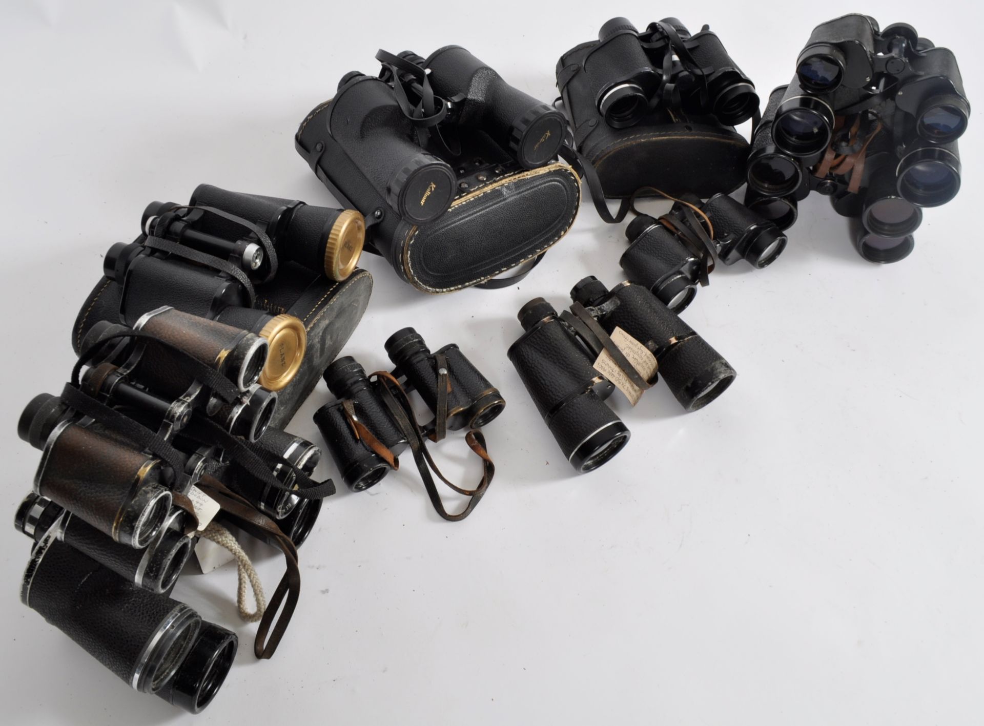 MIXED COLLECTION OF VINTAGE BINOCULARS - Image 5 of 5