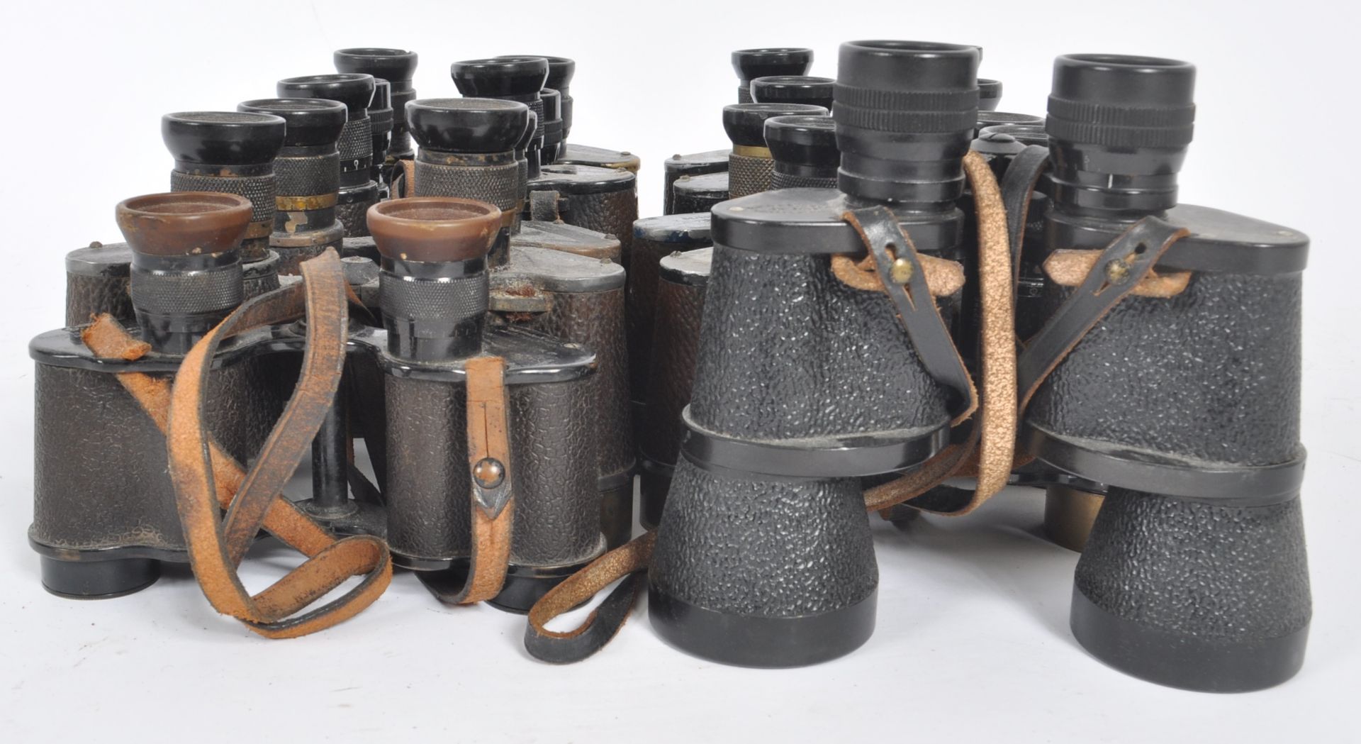 MIXED COLLECTION OF VINTAGE BINOCULARS