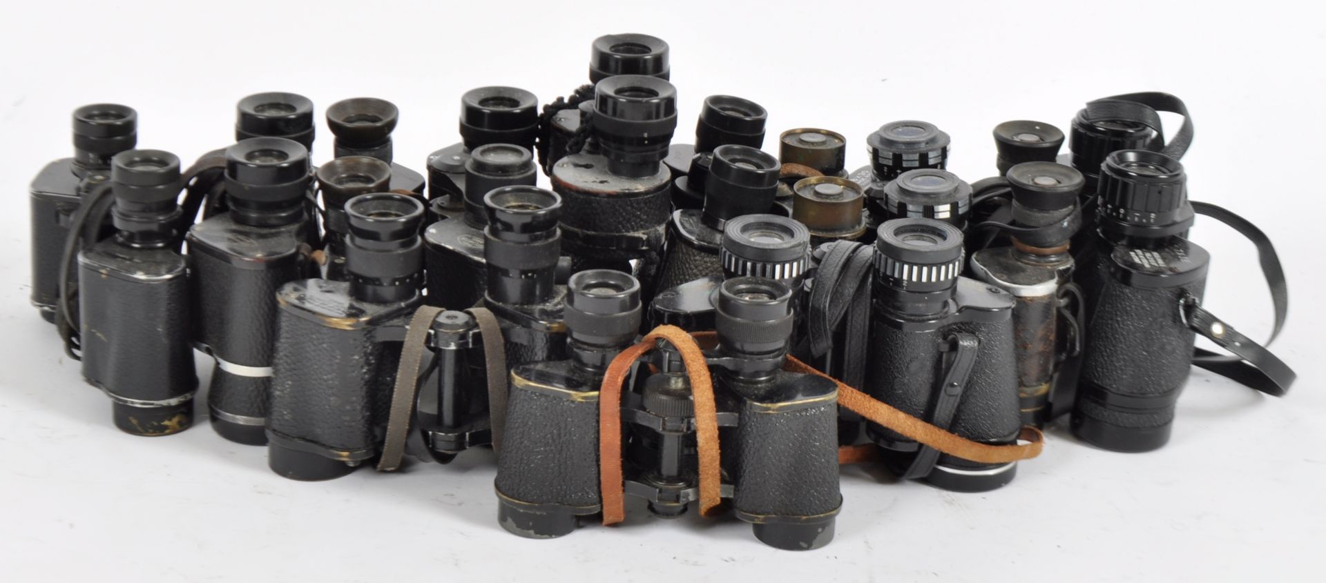 MIXED COLLECTION OF VINTAGE BINOCULARS - Image 3 of 4