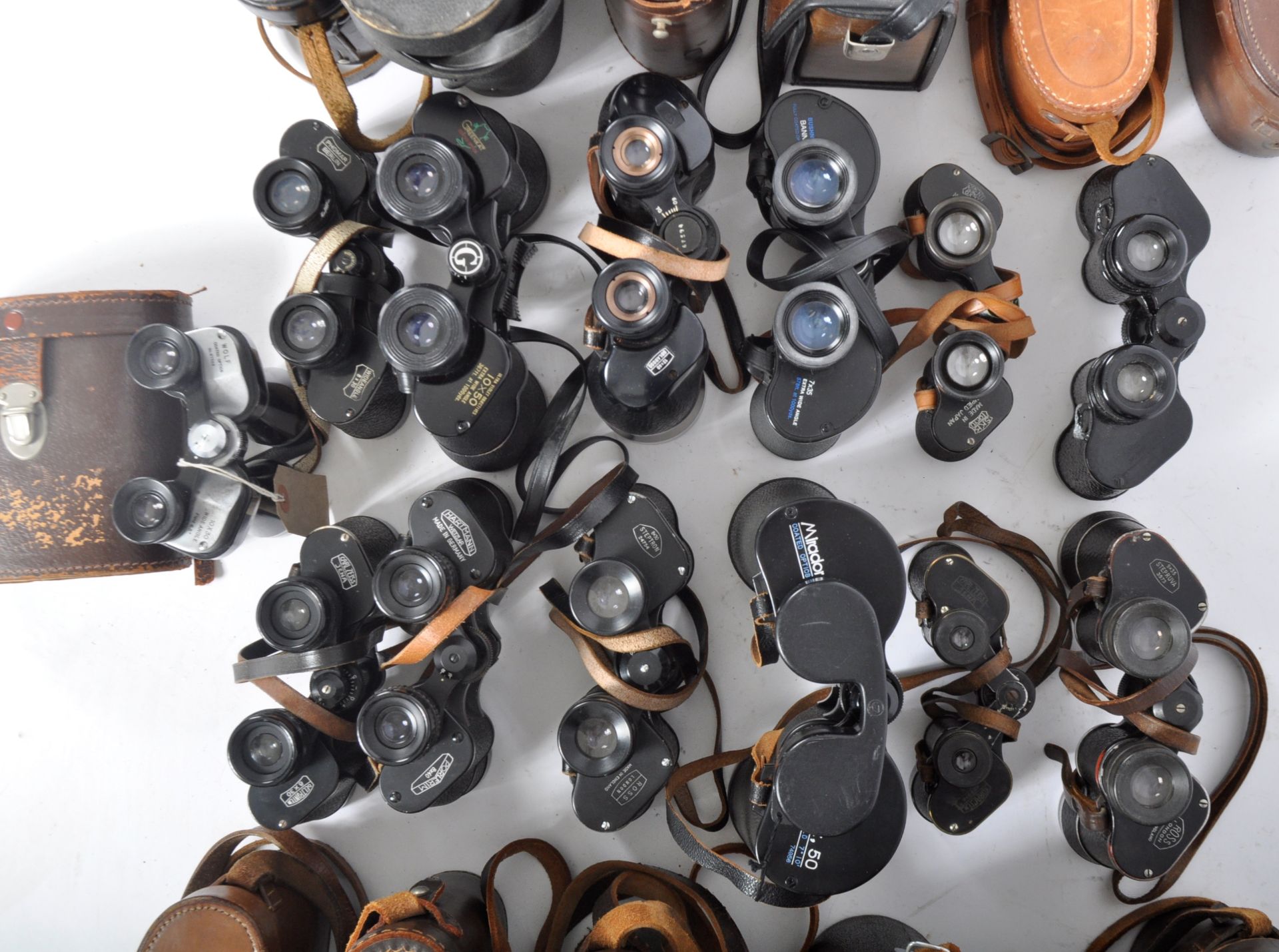 MIXED COLLECTION OF VINTAGE CASED BINOCULARS - Image 5 of 5