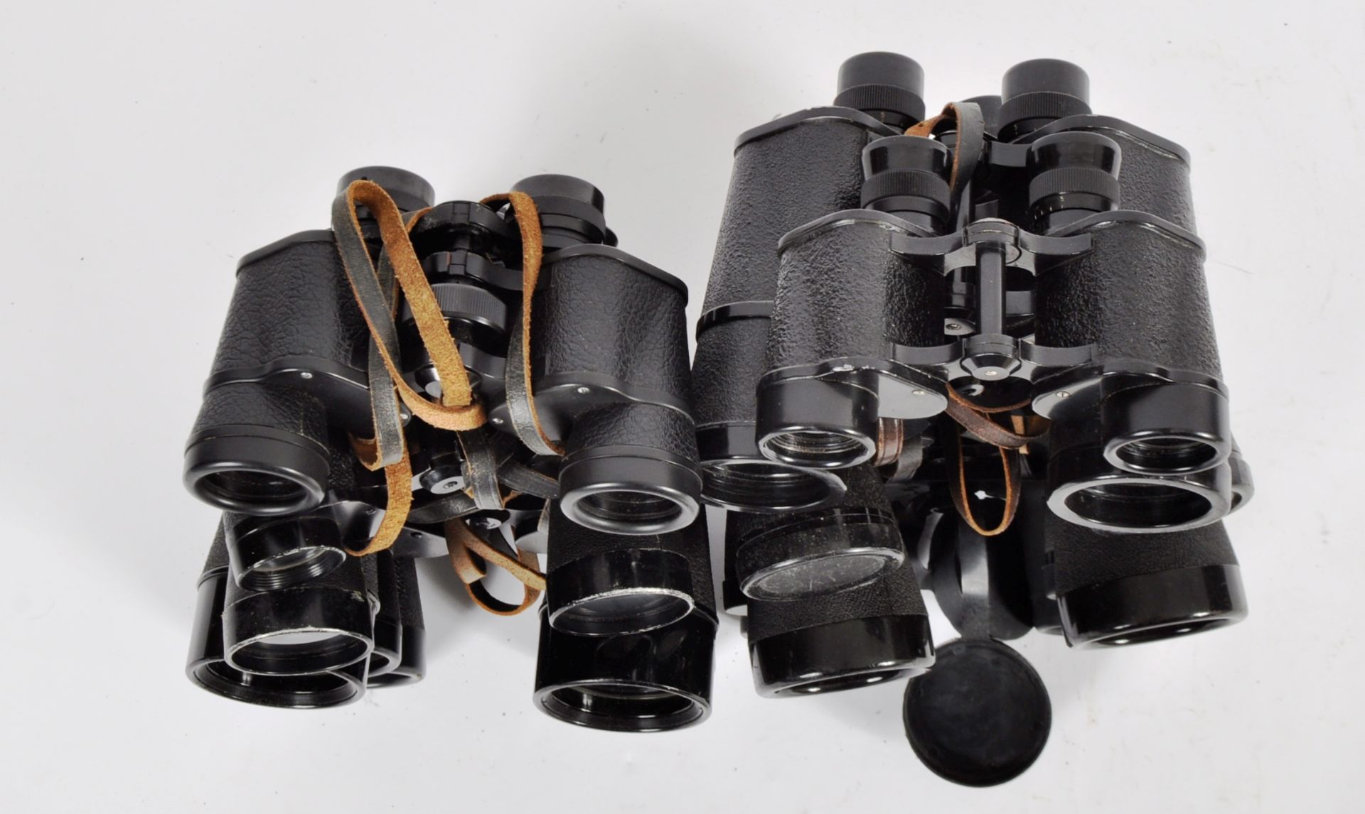 MIXED COLLECTION OF VINTAGE BINOCULARS - Image 4 of 6