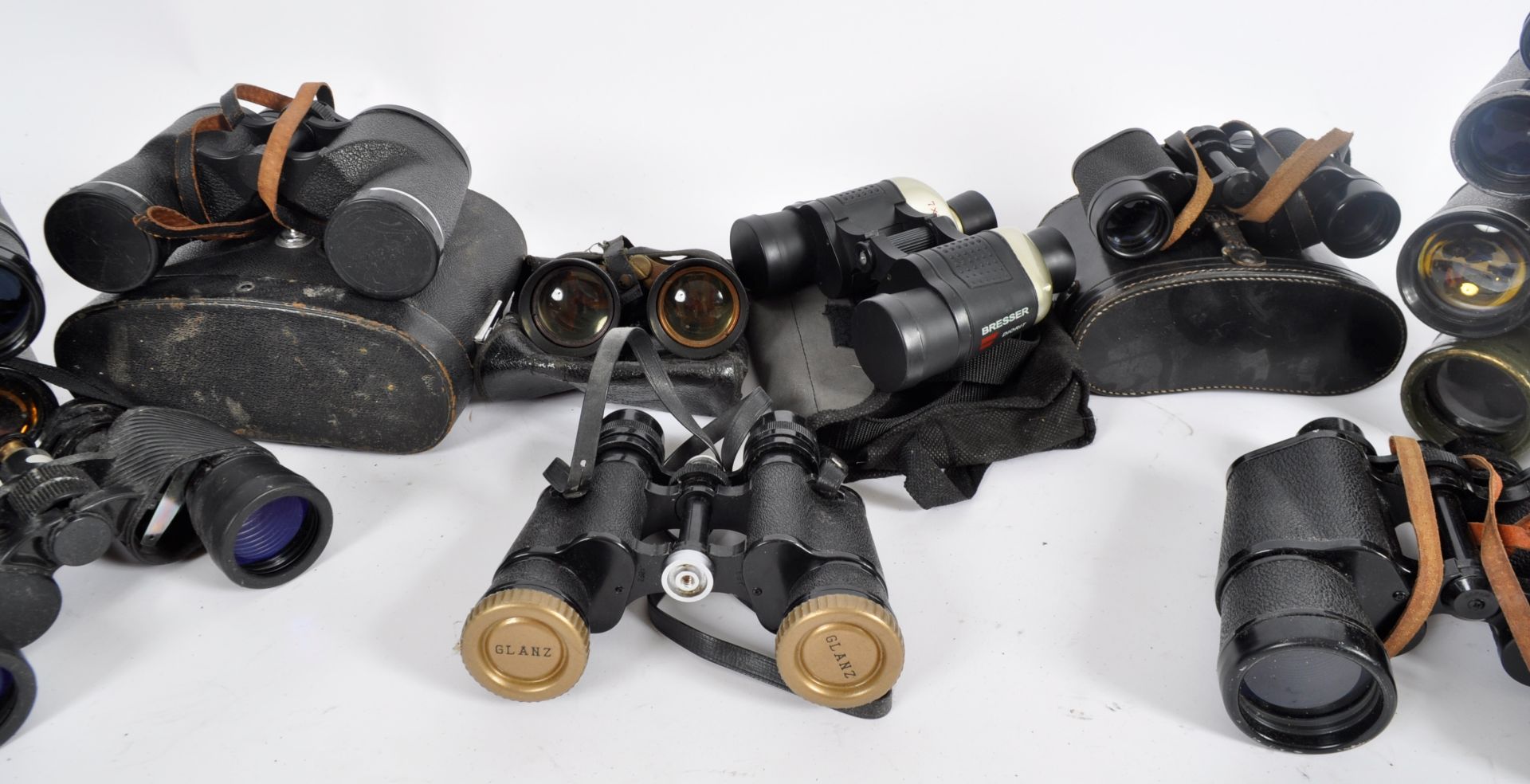 MIXED COLLECTION OF VINTAGE BINOCULARS - Image 4 of 6