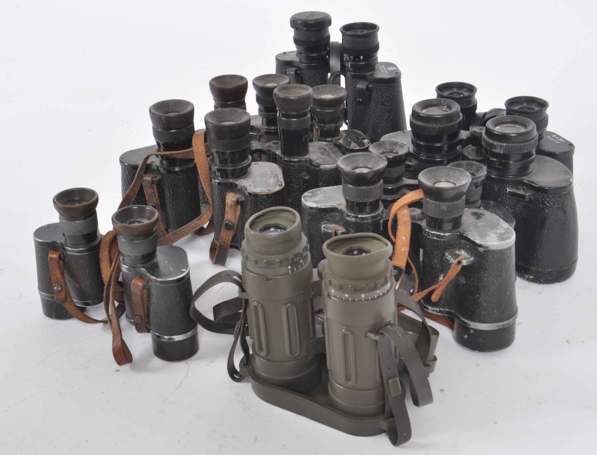 MIXED COLLECTION OF VINTAGE BINOCULARS - Image 2 of 5