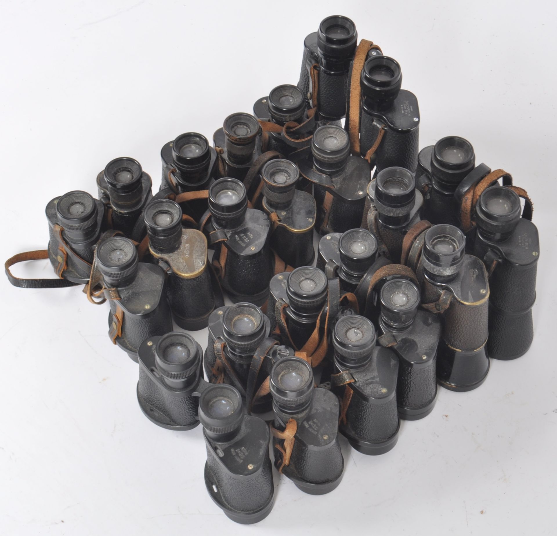 MIXED COLLECTION OF VINTAGE BINOCULARS - Image 3 of 5