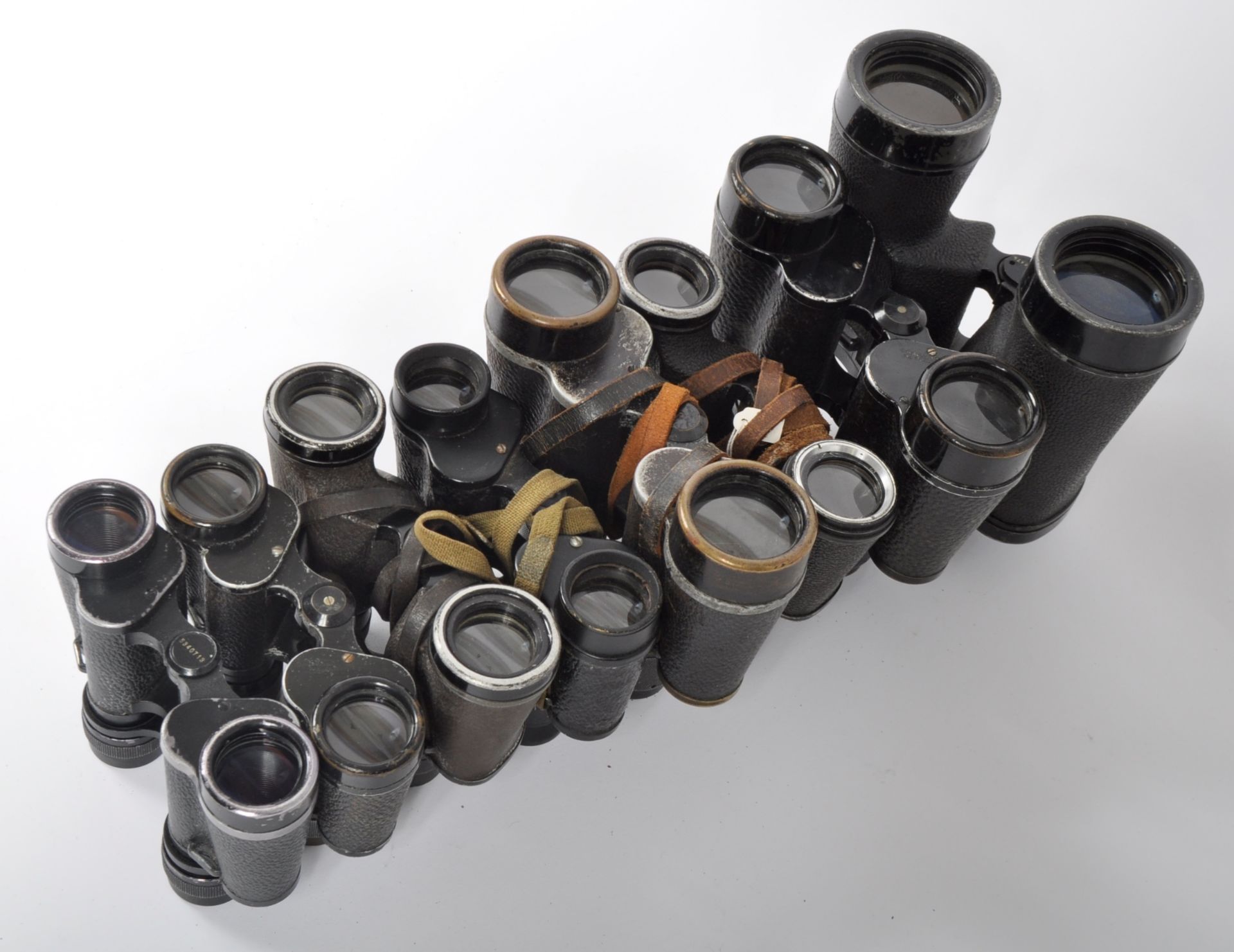 MIXED COLLECTION OF VINTAGE BINOCULARS - Image 5 of 5