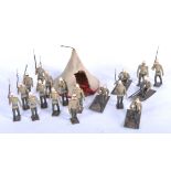 EARLY 20TH CENTURY FRENCH MIGNOT TOY SOLDIERS