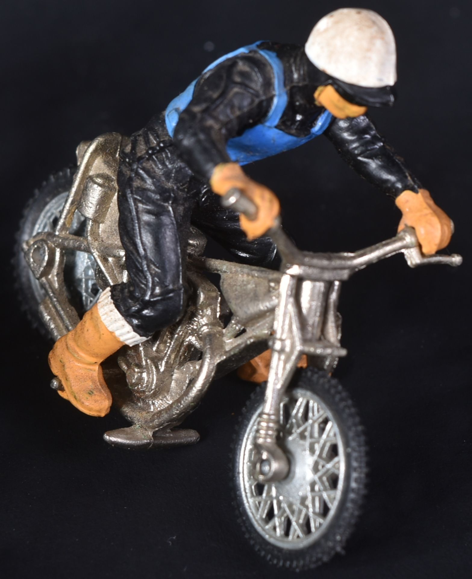 COLLECTION OF VINTAGE BRITAINS DIECAST SPEEDYWAY MODEL BIKES - Image 4 of 4