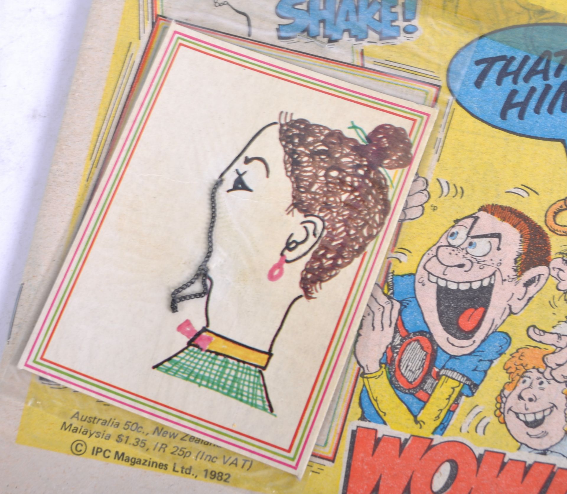 COMIC BOOK - WOW! #1 1982 - COMPLETE WITH FREE GIFT - Image 2 of 4