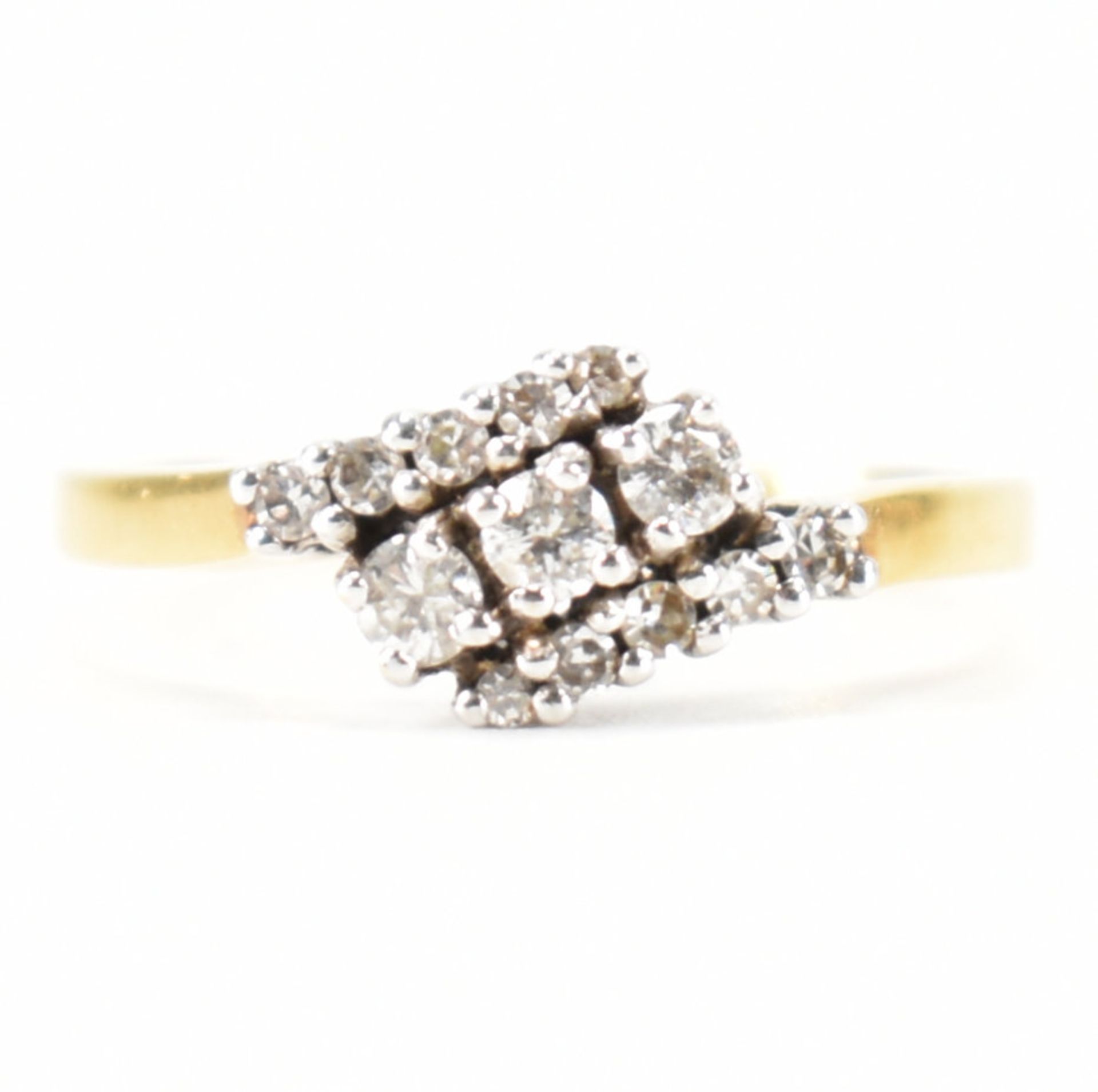 HALLMARKED 18CT GOLD & DIAMOND CLUSTER RING