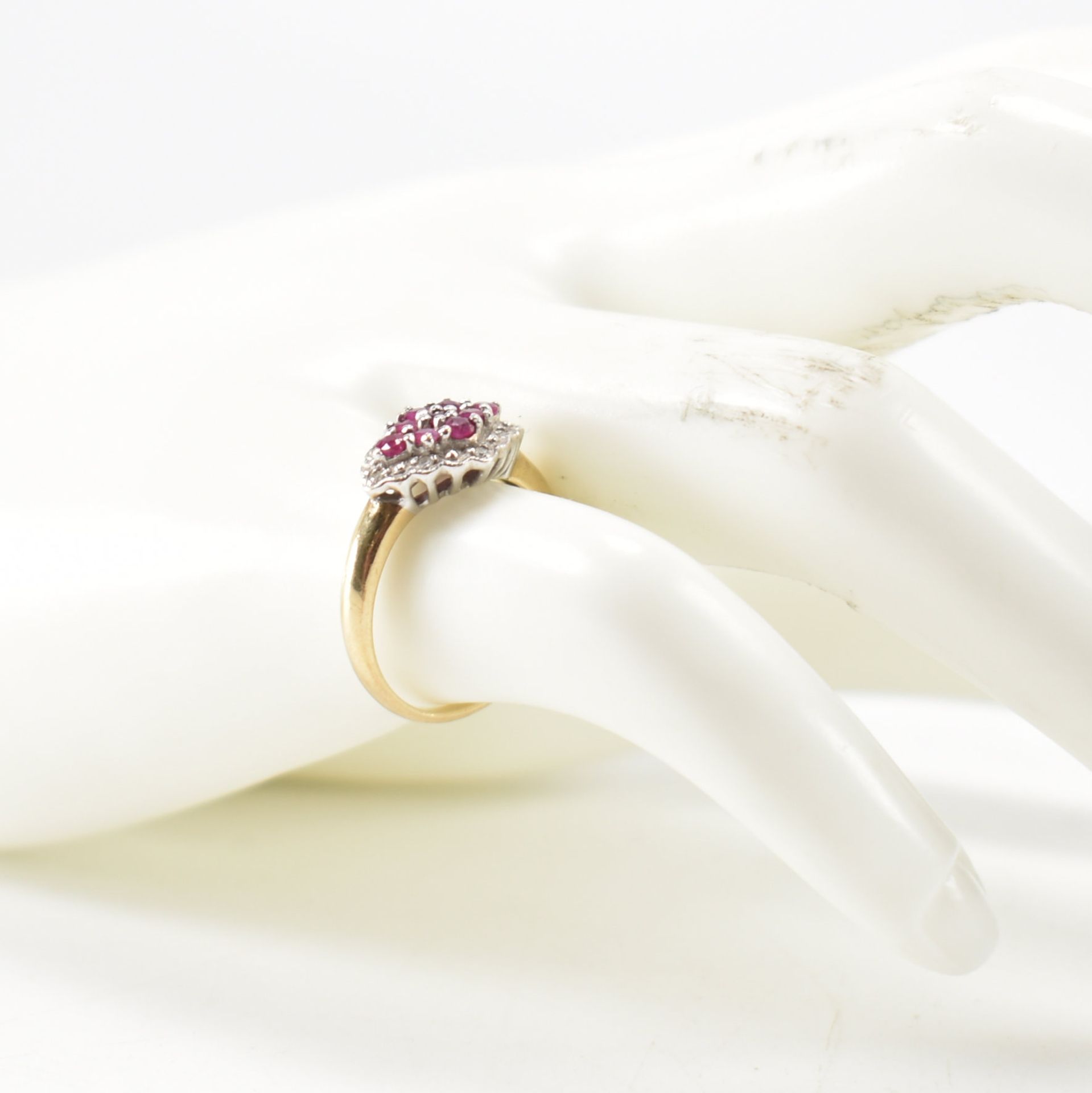 HALLMARKED 9CT GOLD RUBY & DIAMOND CLUSTER RING - Image 9 of 9