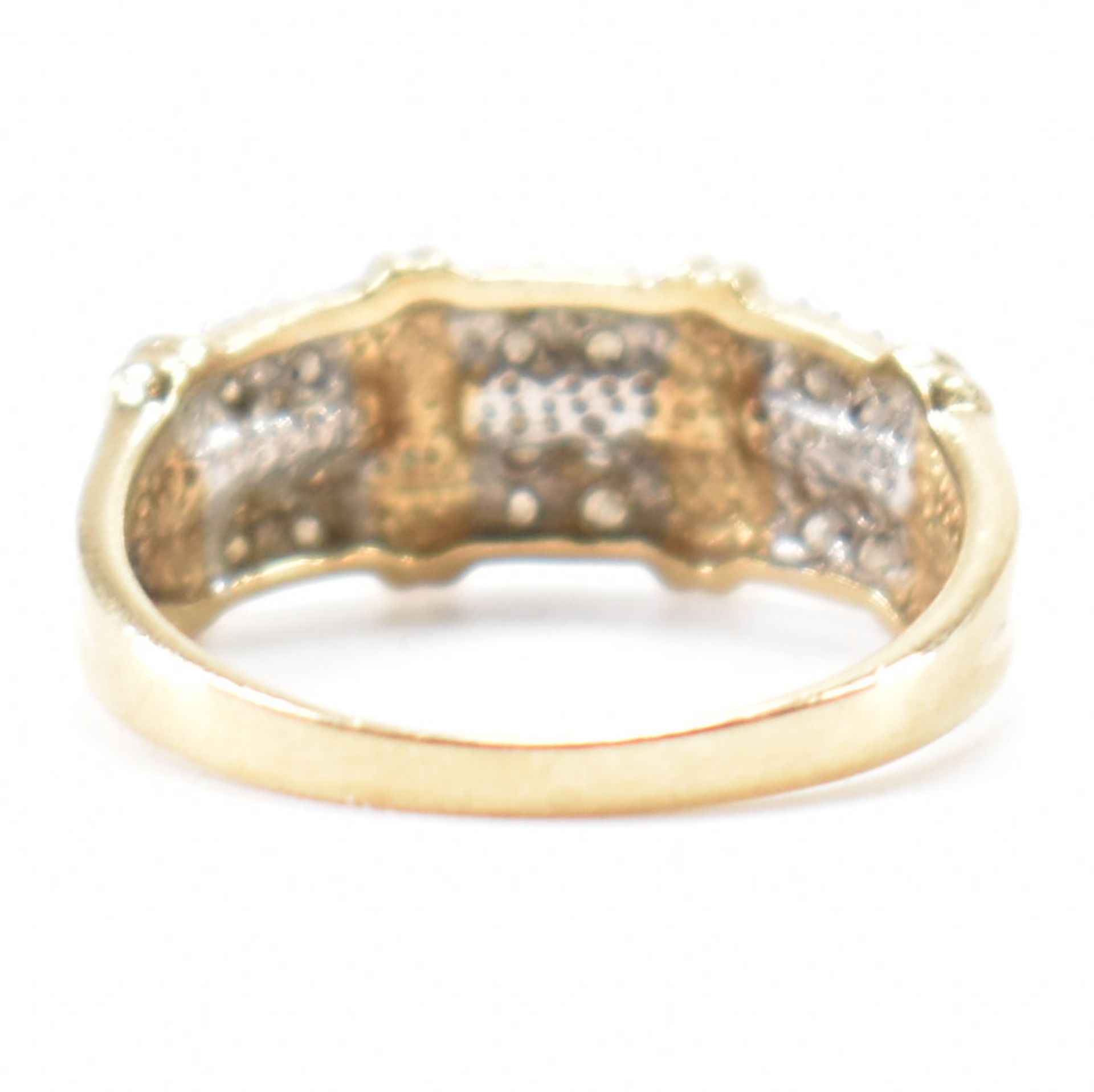 HALLMARKED 9CT GOLD & DIAMOND CLUSTER RING - Image 4 of 9