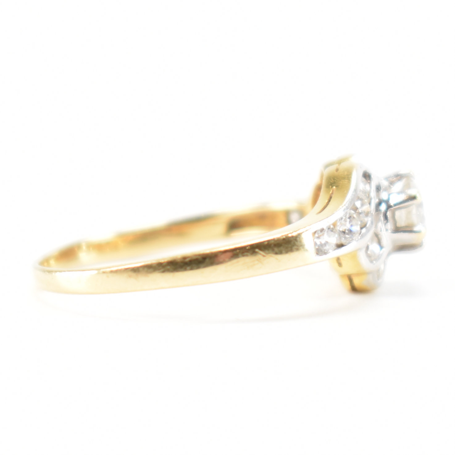 VINTAGE GOLD & DIAMOND CROSS OVER RING - Image 5 of 7