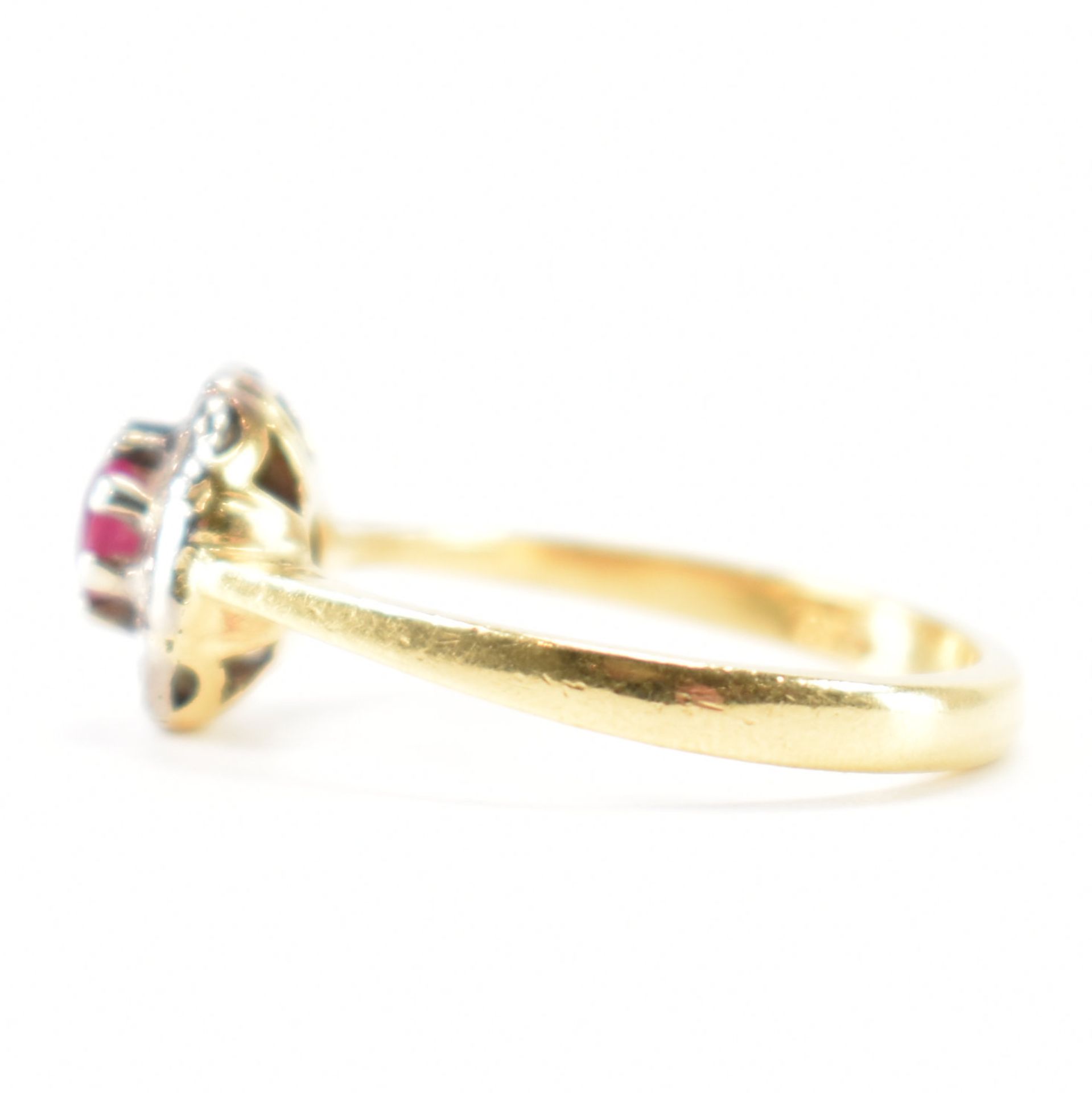 HALLMARKED 18CT GOLD RUBY & DIAMOND CLUSTER RING - Image 2 of 9