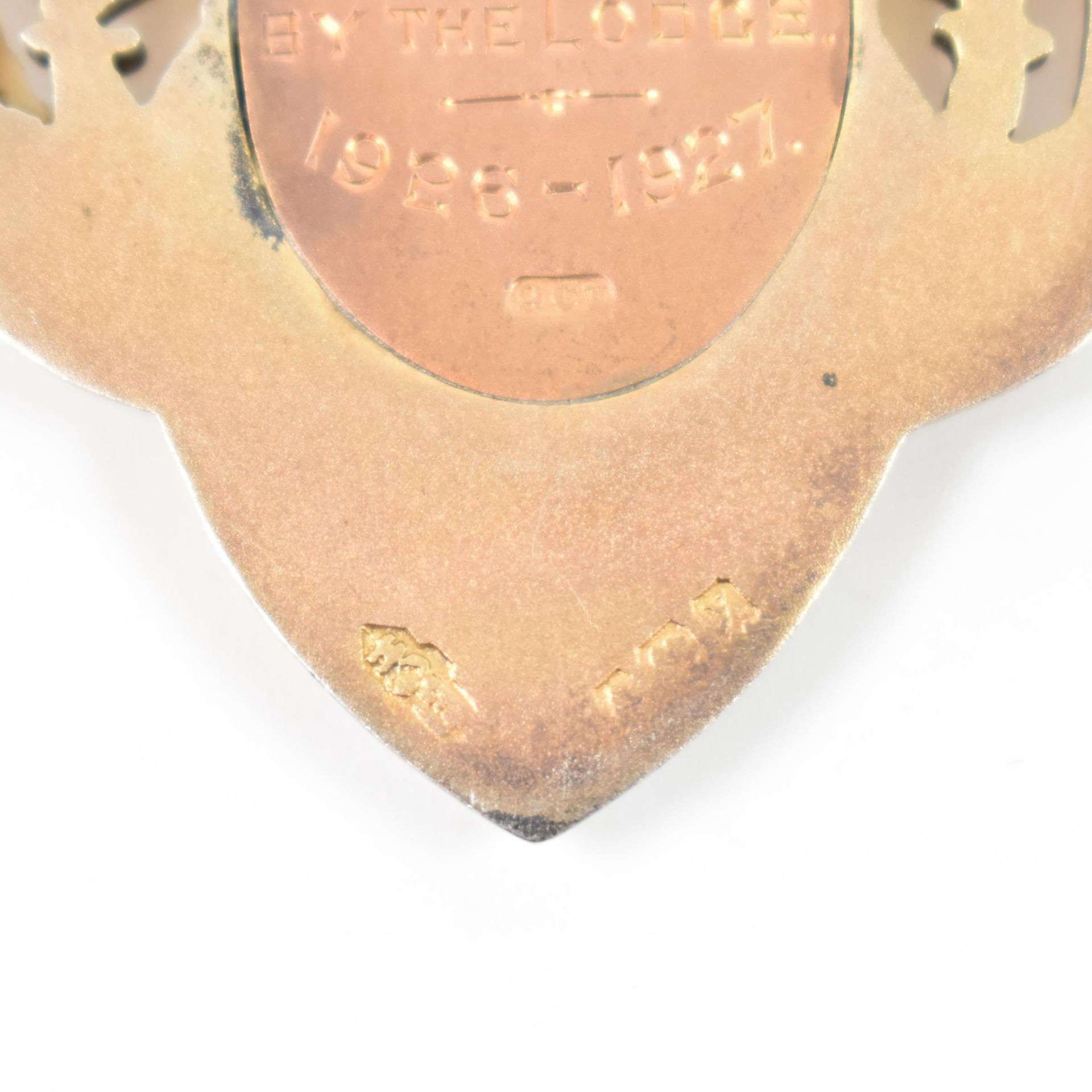 HALLMARKED SILVER & 9CT GOLD MASONIC MEDAL - Bild 4 aus 4