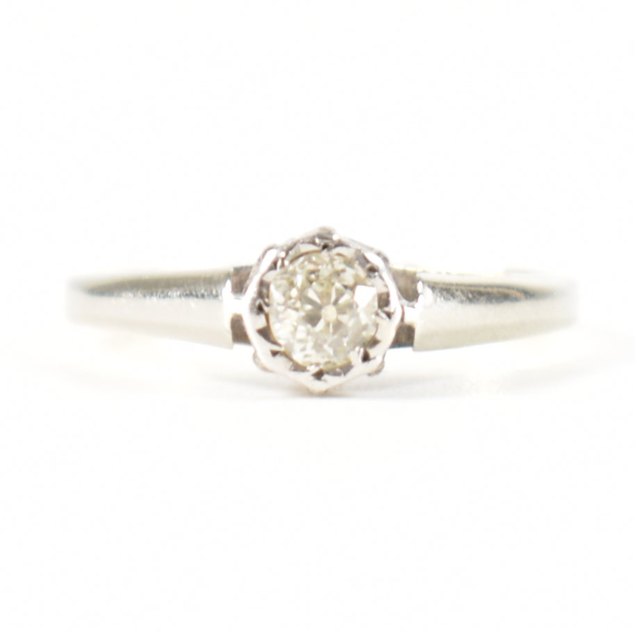 18CT GOLD & DIAMOND SOLITAIRE ENGAGEMENT STYLE RING