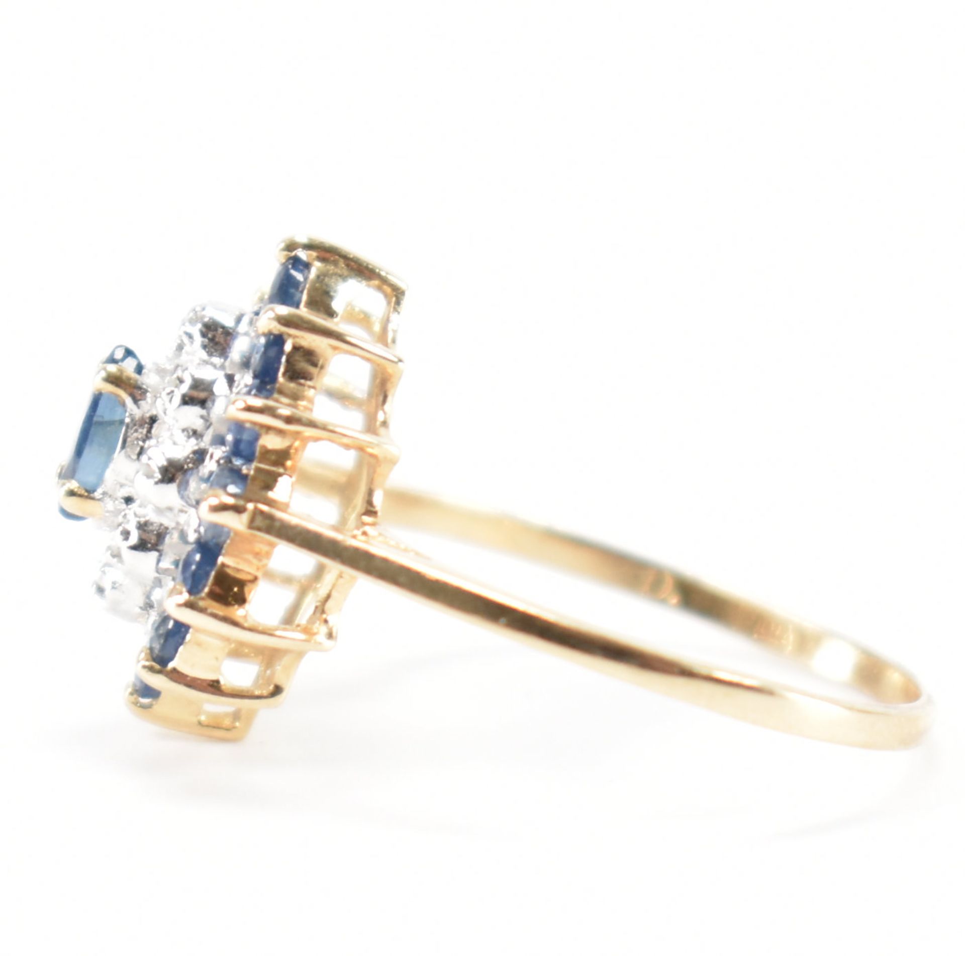 HALLMARKED 9CT GOLD SAPPHIRE & DIAMOND CLUSTER RING - Image 3 of 9