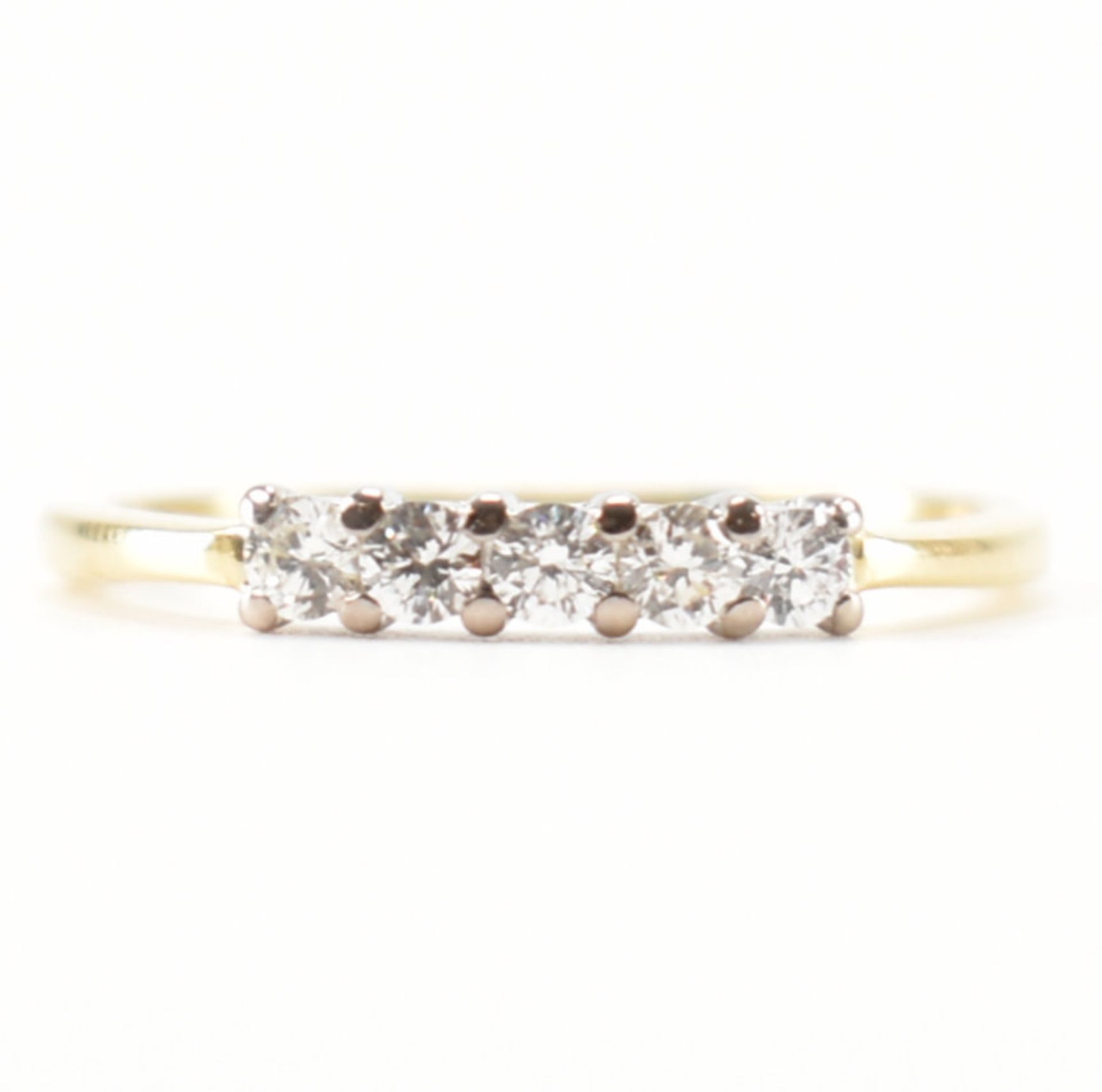 HALLMARKED 18CT GOLD & DIAMOND 5 STONE RING