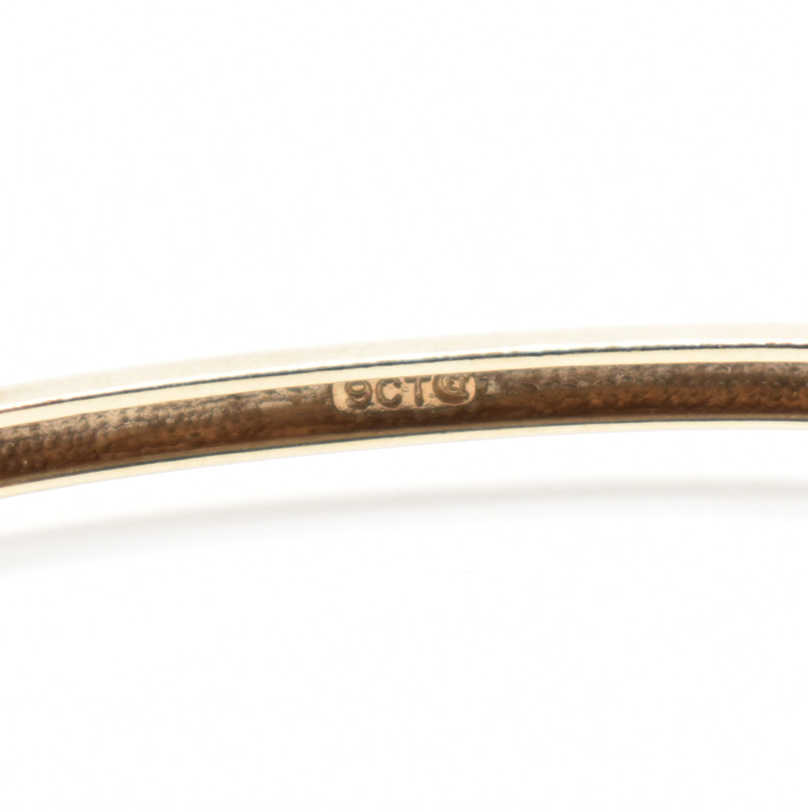 HALLMARKED 9CT GOLD & DIAMOND HINGED BANGLE - Image 6 of 6