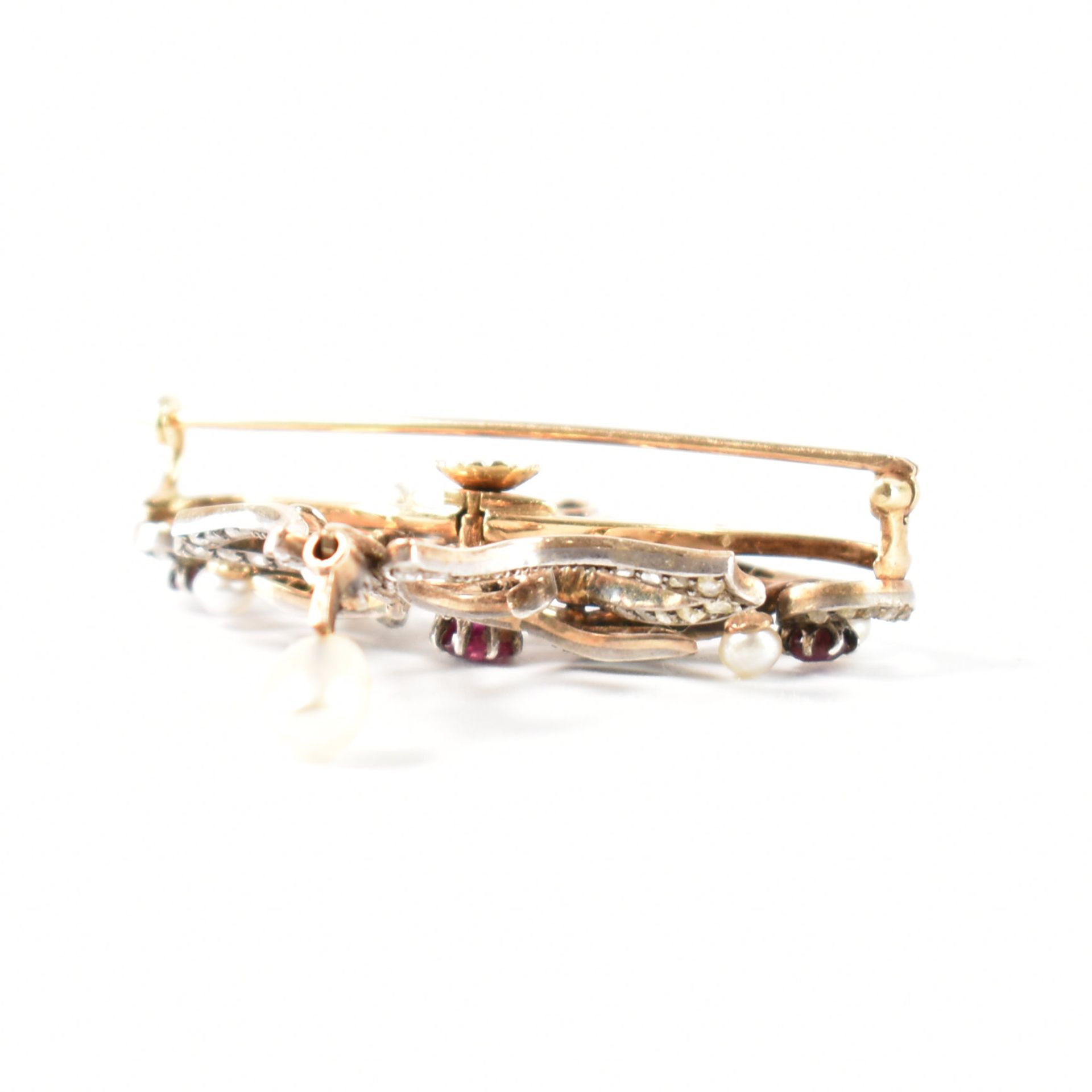 ART NOUVEAU DIAMOND & RUBY WHIPLASH BROOCH - Image 3 of 5