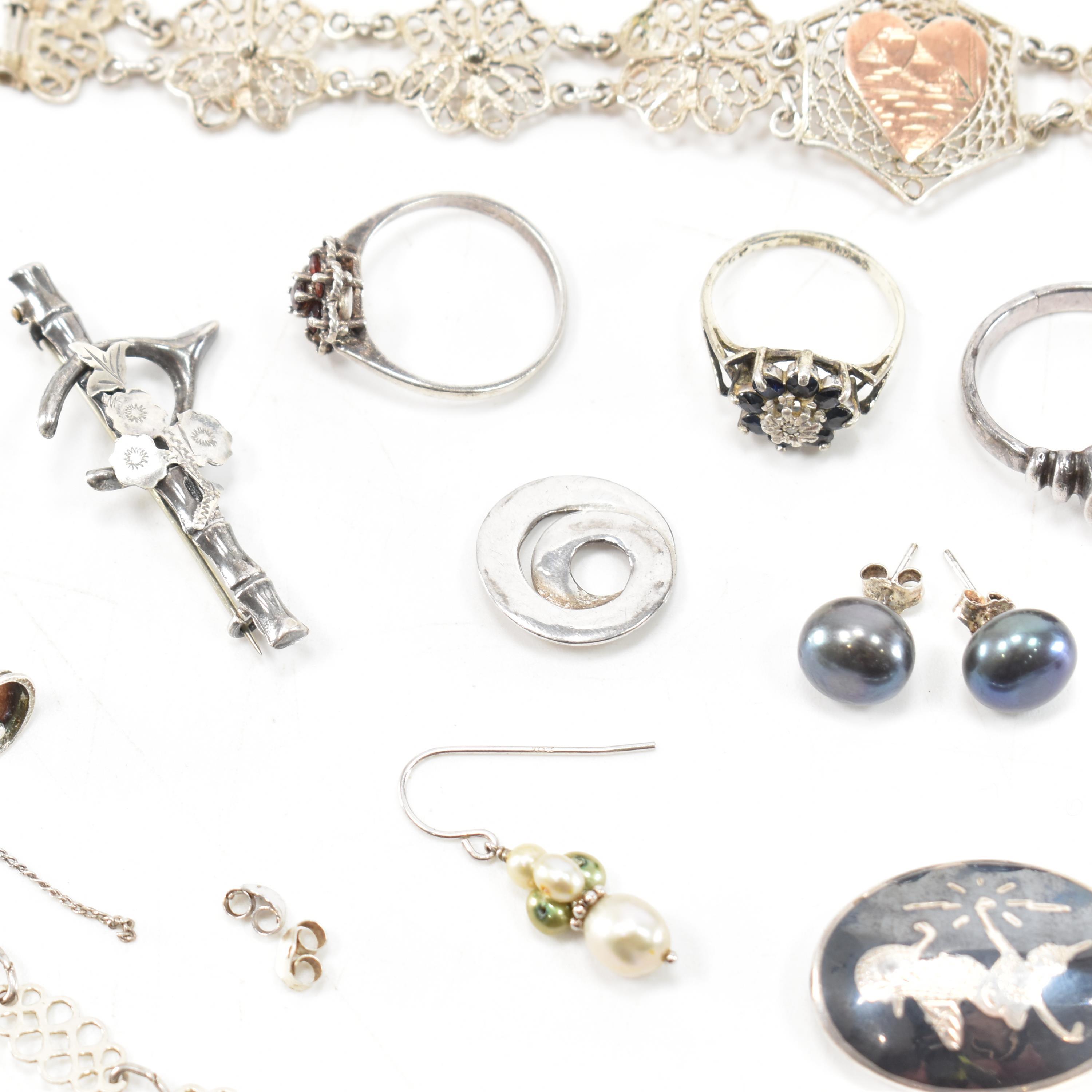 COLLECTION OF ASSORTED SILVER JEWELLERY - Image 5 of 6