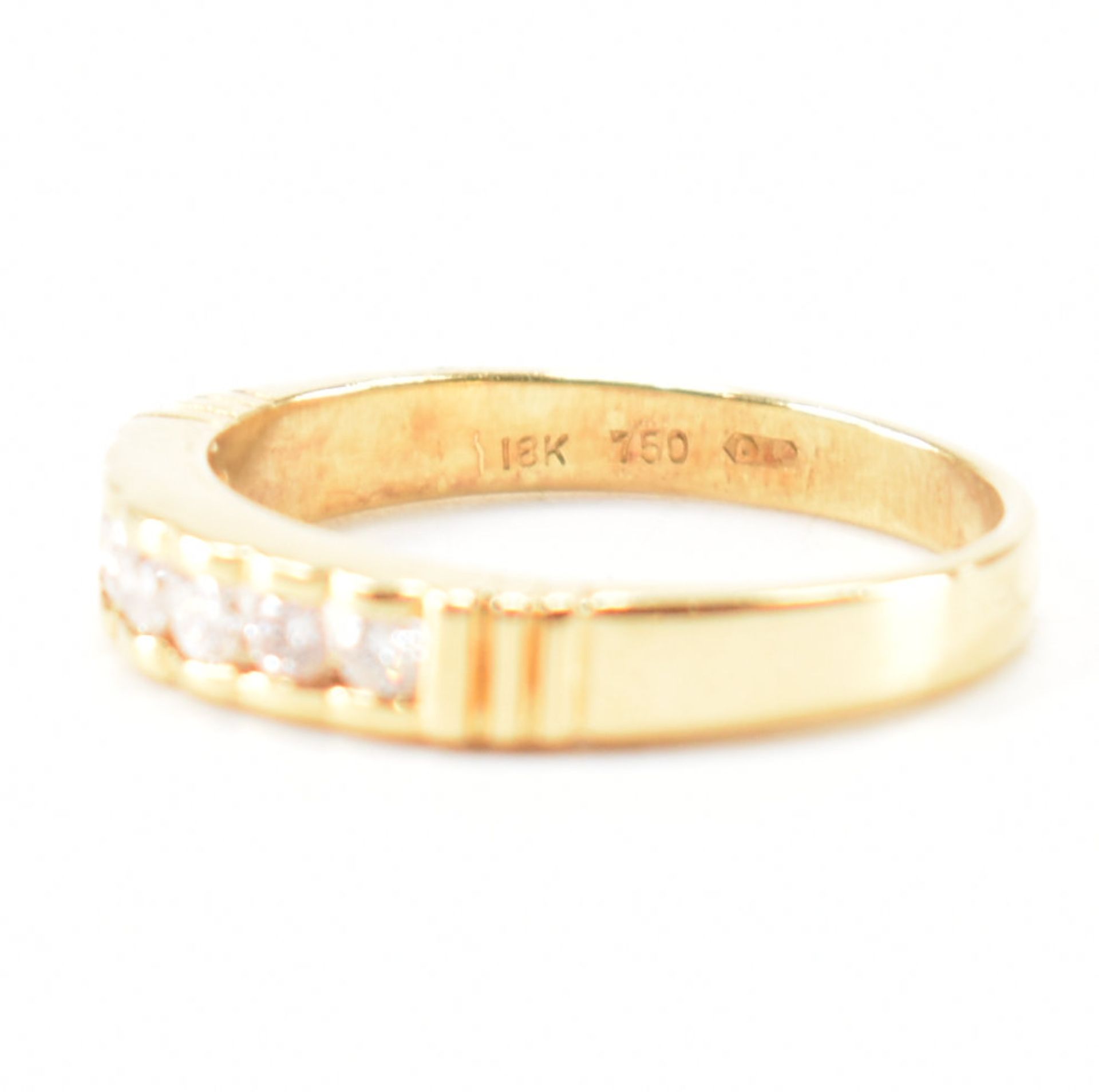 HALLMARKED 18CT GOLD & DIAMOND SEVEN STONE RING - Image 7 of 9