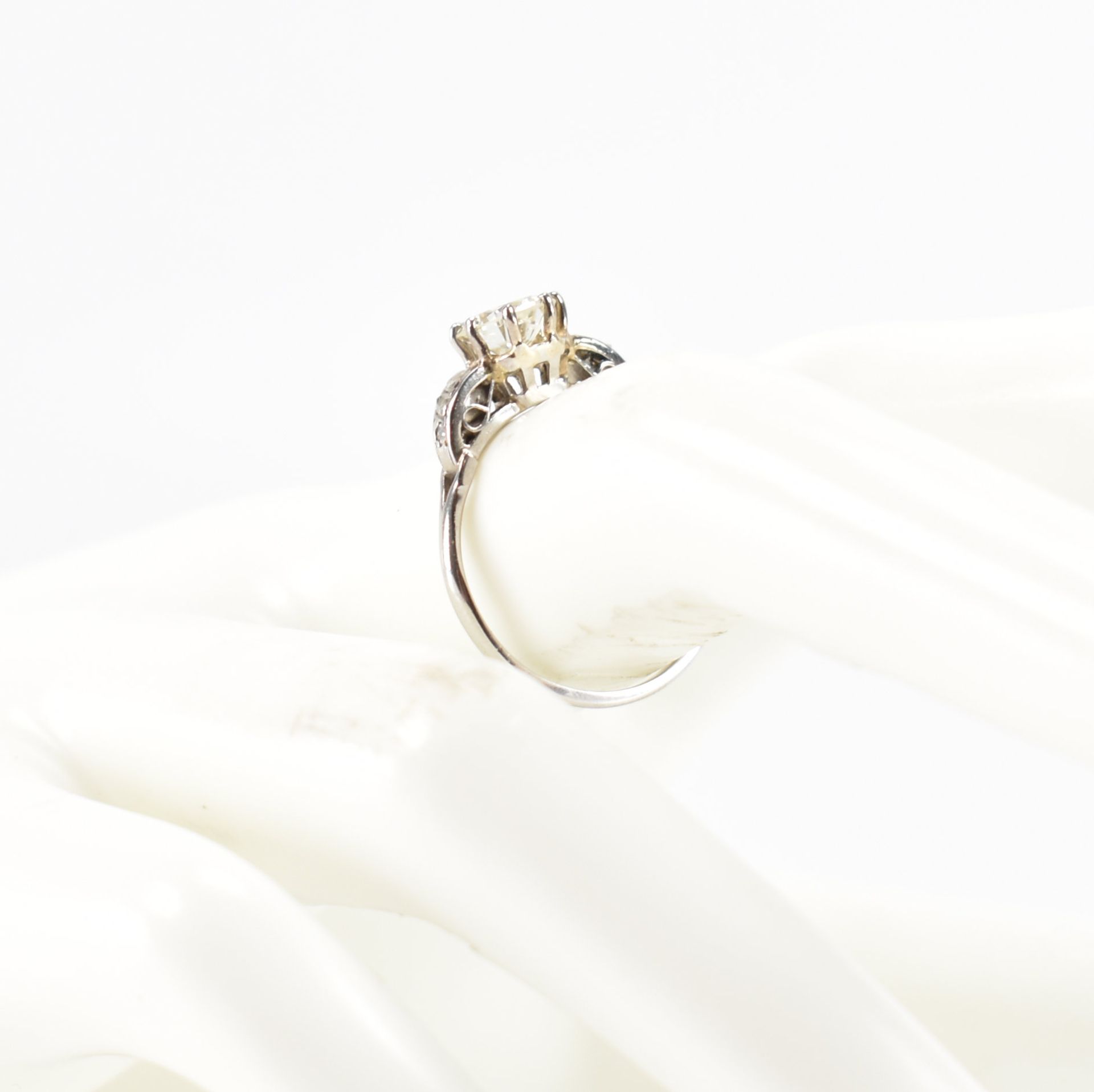 EDWARDIAN PLATINUM & DIAMOND RING - Image 8 of 8