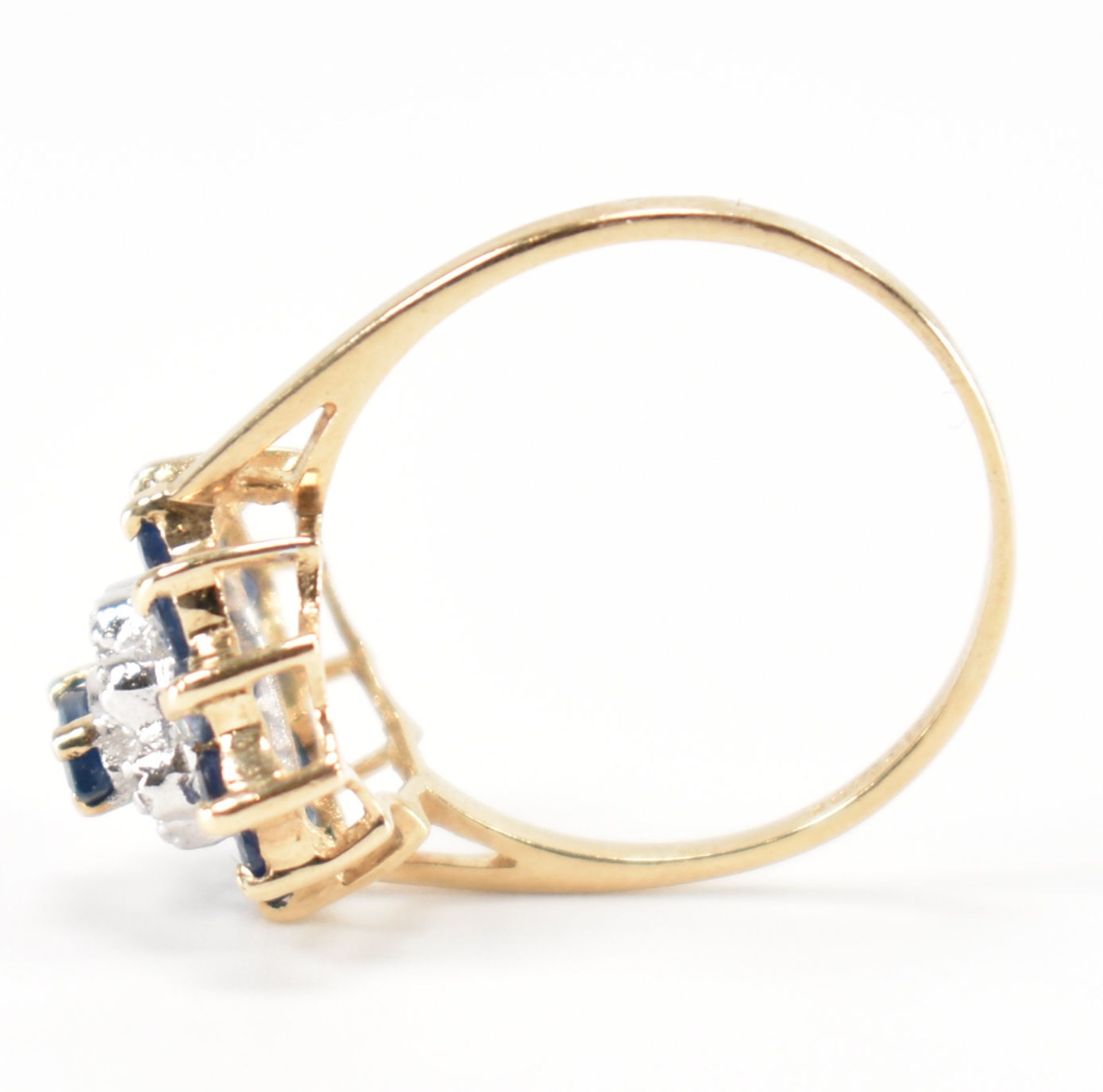 HALLMARKED 9CT GOLD SAPPHIRE & DIAMOND CLUSTER RING - Image 8 of 9