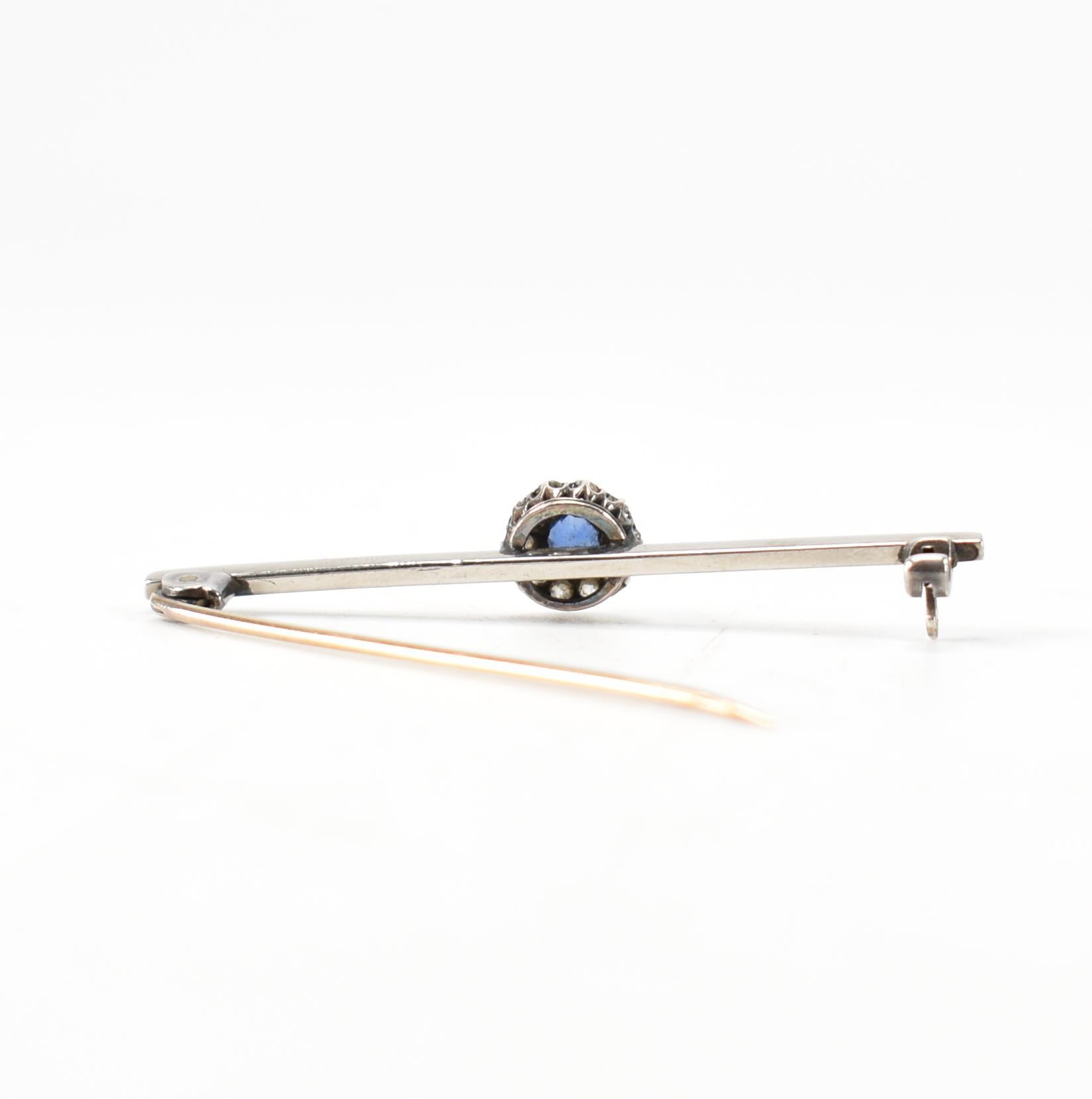 EDWARDIAN PLATINUM SAPPHIRE & DIAMOND BAR BROOCH - Image 3 of 4