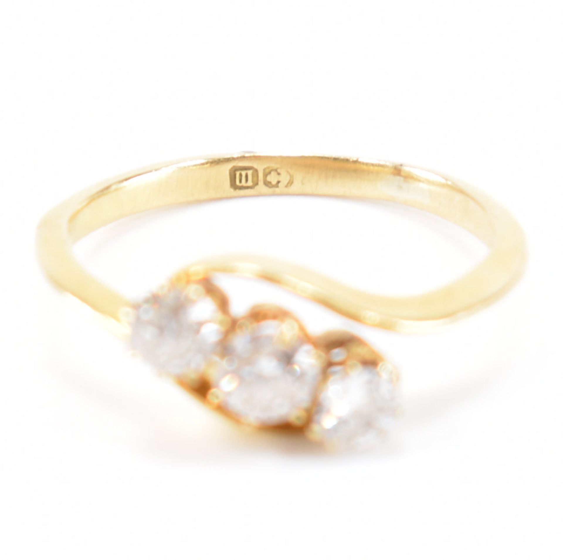 HALLMARKED 18CT GOLD & DIAMOND THREE STONE RING - Image 6 of 8