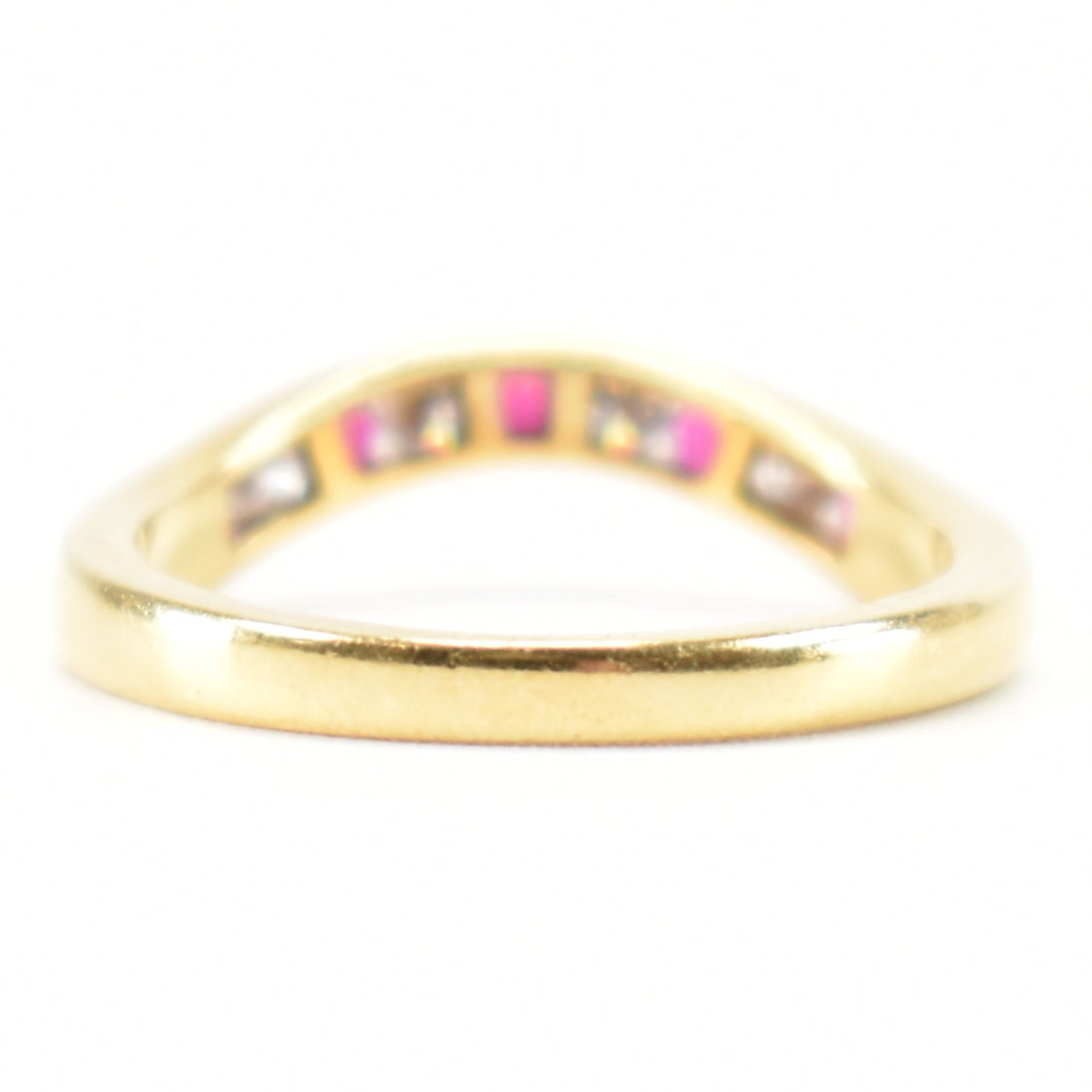 18CT GOLD RUBY & DIAMOND CHANNEL SET RING - Image 4 of 7