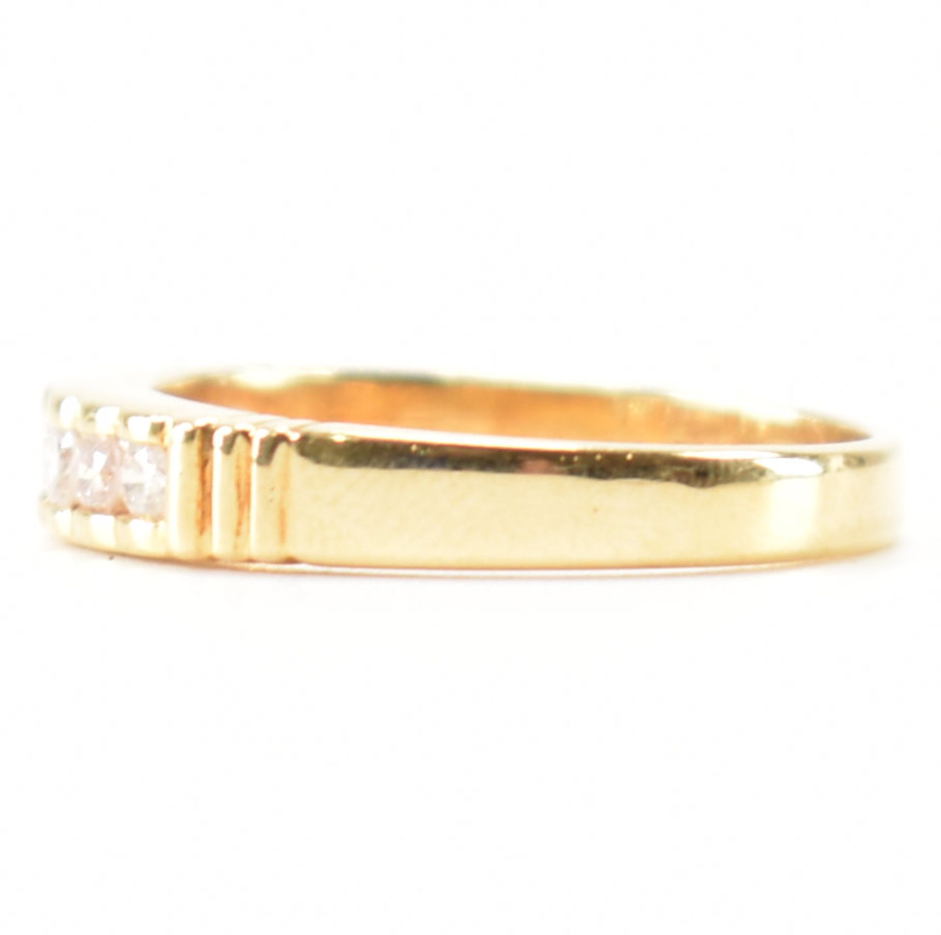 HALLMARKED 18CT GOLD & DIAMOND SEVEN STONE RING - Image 2 of 9