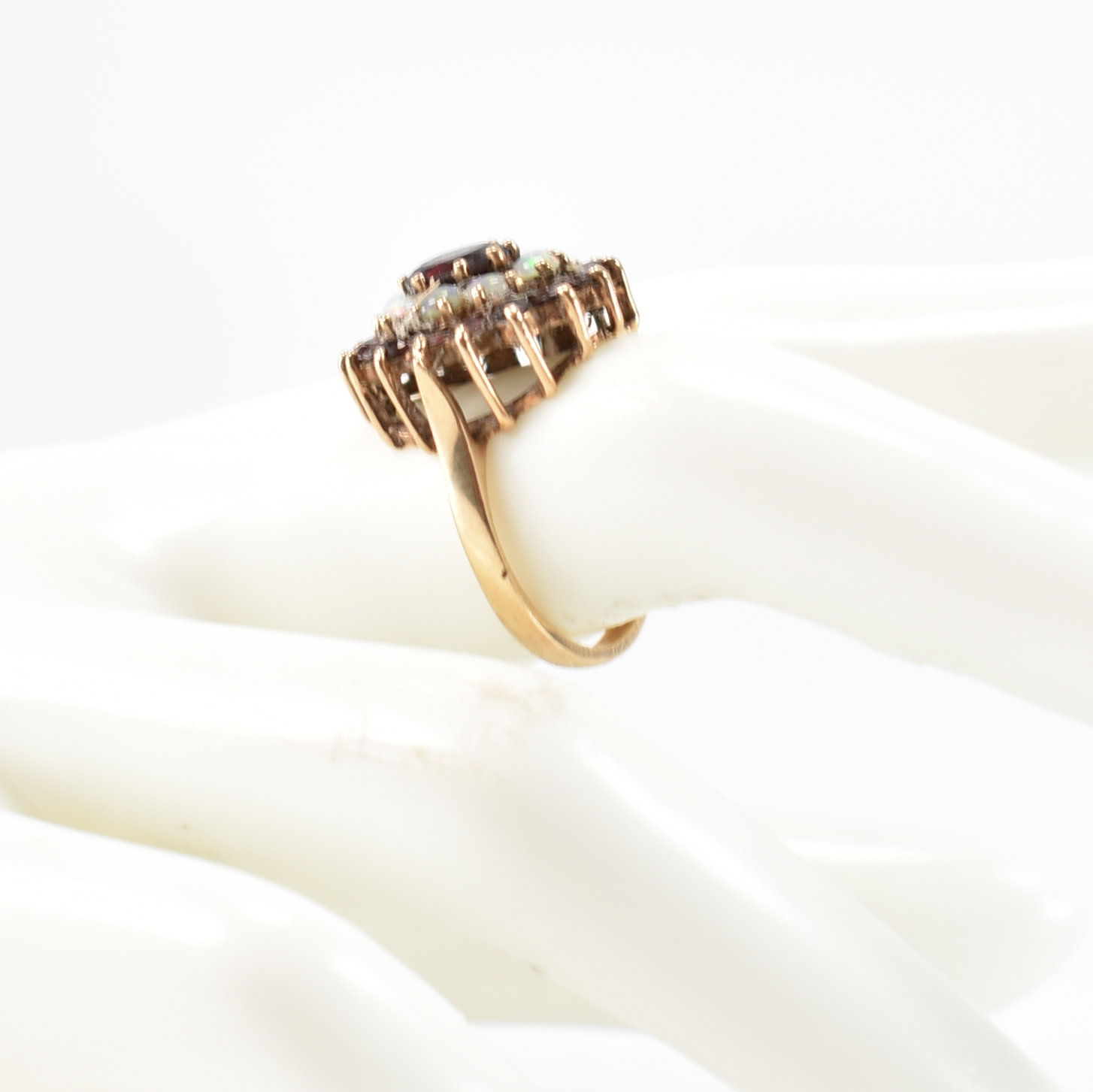 HALLMARKED 9CT GOLD OPAL & GARNET RING - Image 8 of 8